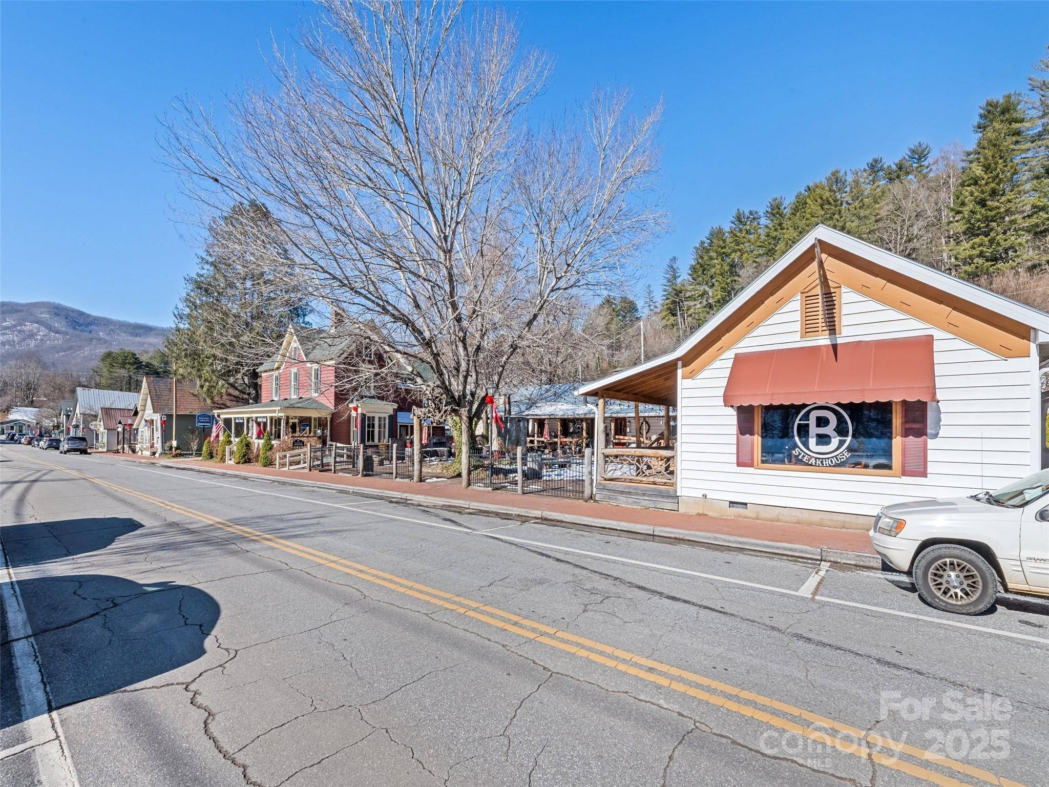 64 Front ST, Dillsboro, NC 28725