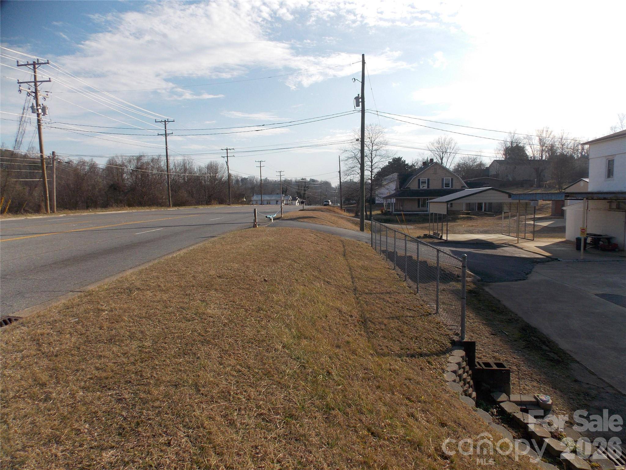 1317 &1319 Main ST NW, Lenoir, NC 28645