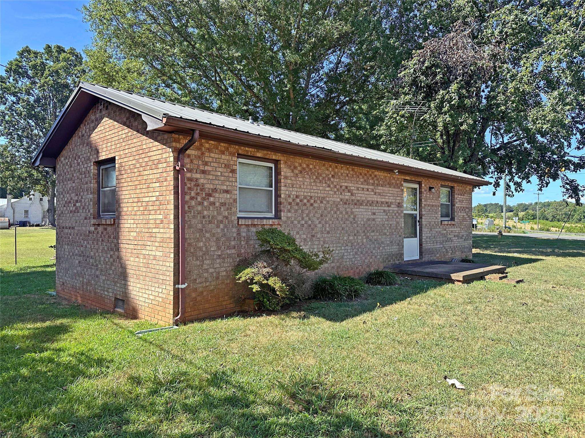 3624 Hickory Lincolnton HWY, Newton, NC 28658