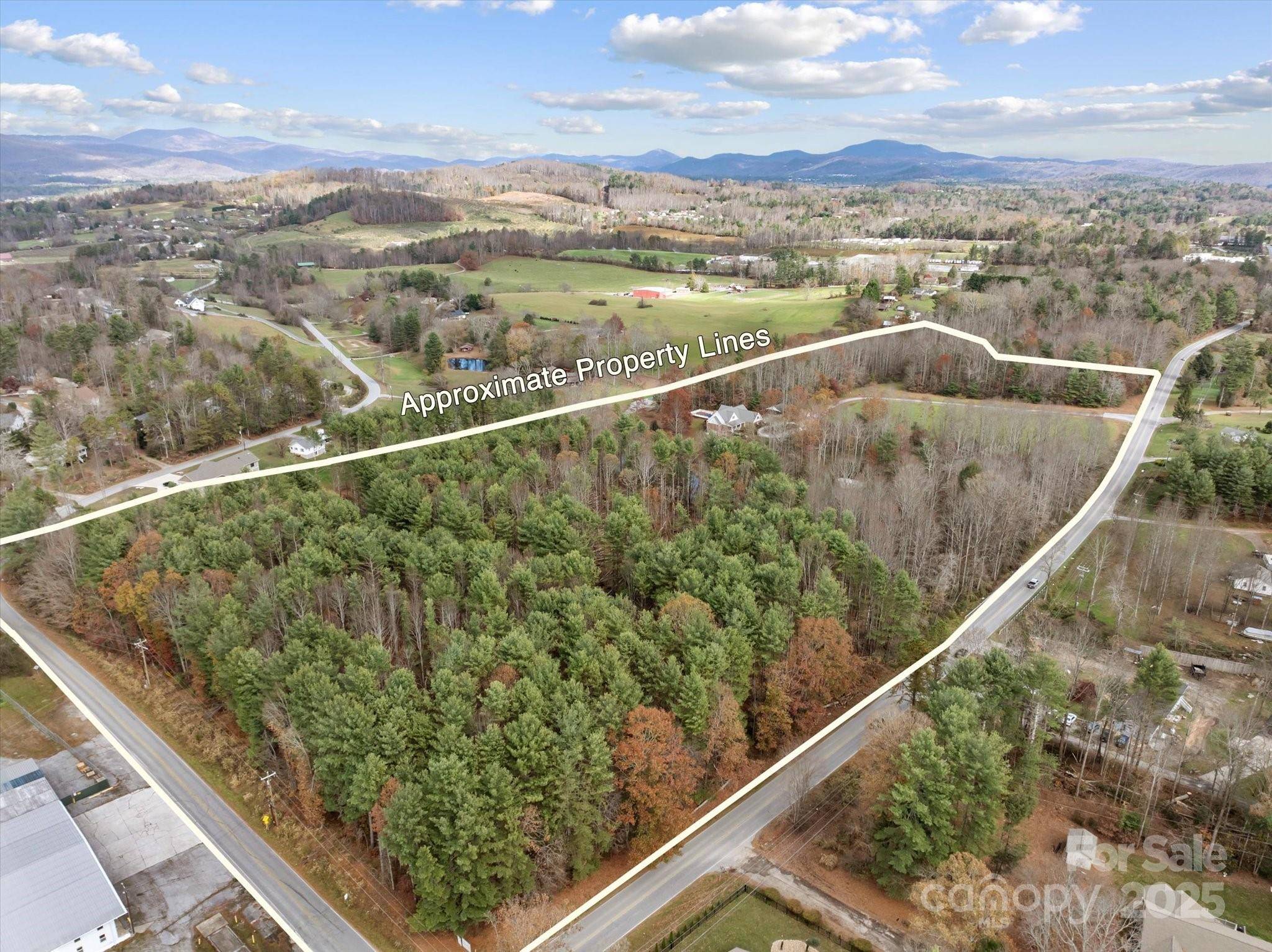 000 Southern Visions DR, Hendersonville, NC 28792
