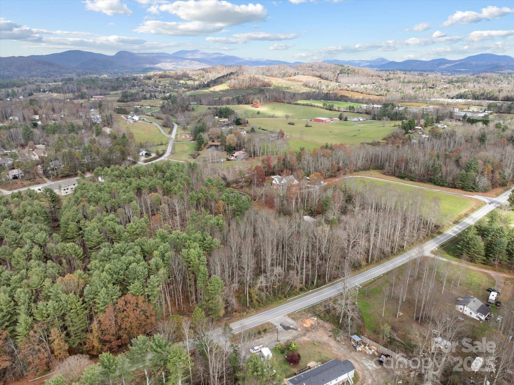 000 Southern Visions DR, Hendersonville, NC 28792