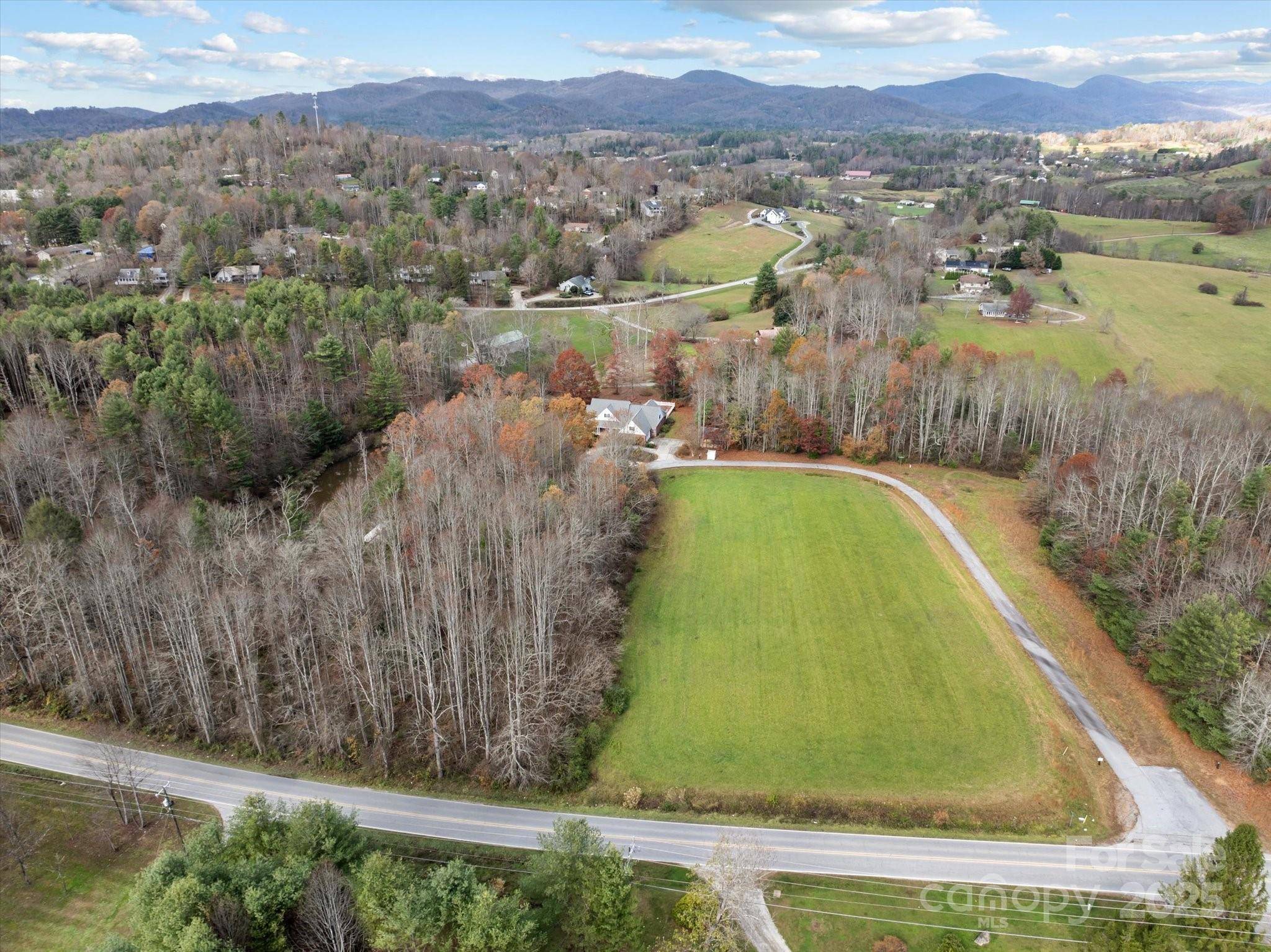 000 Southern Visions DR, Hendersonville, NC 28792