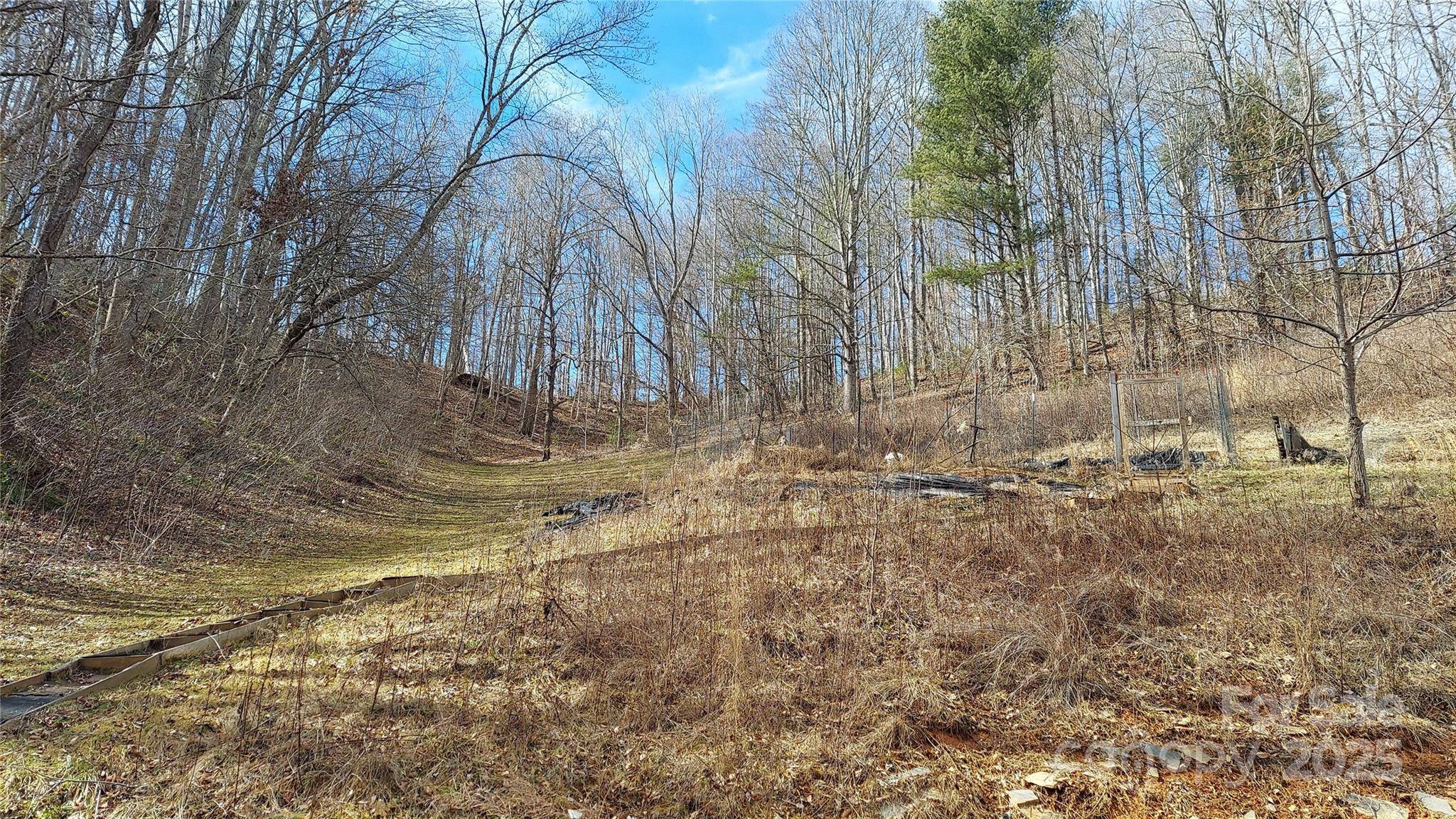 103 Barn RD, Burnsville, NC 28714