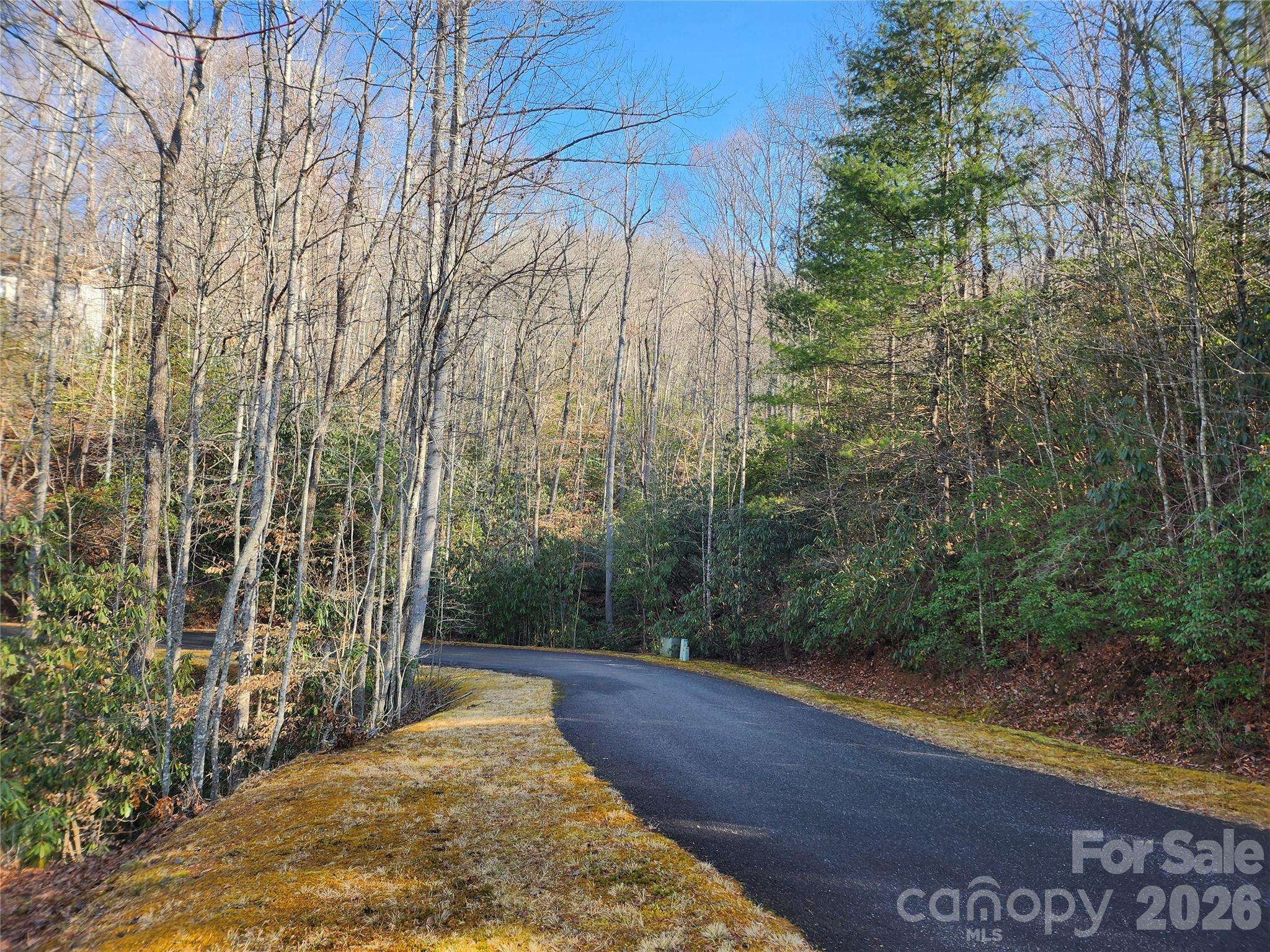 610 Aberdeen LN, Pisgah Forest, NC 28768
