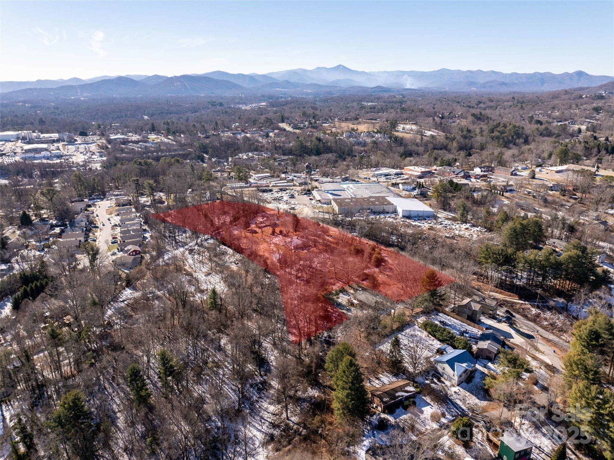 215 N Bear Creek RD, Asheville, NC 28806