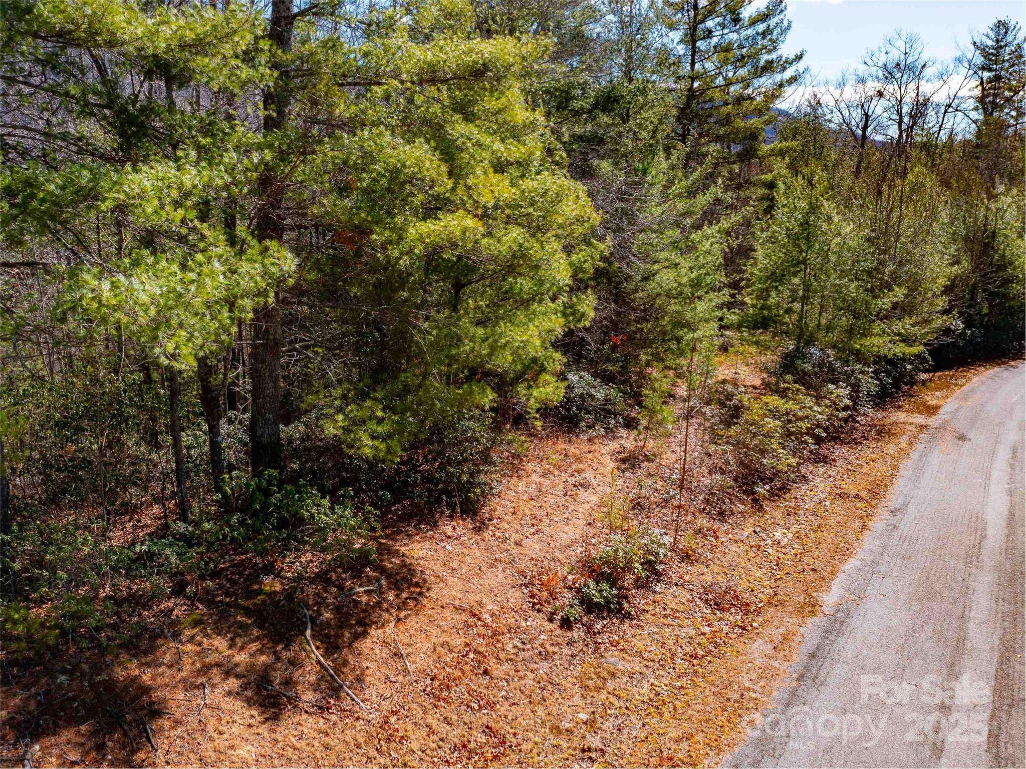 794 Silverstone DR, Hendersonville, NC 28792