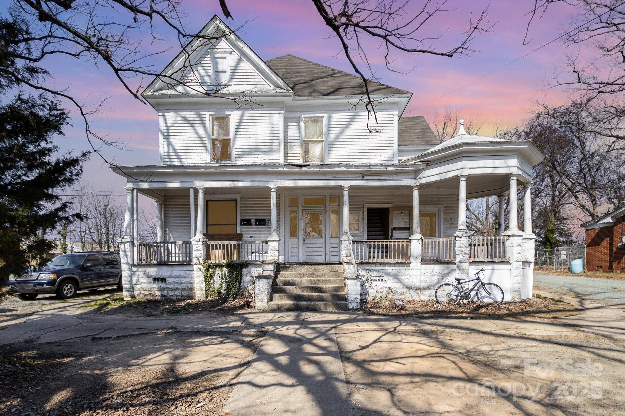 616 N Mebane ST, Burlington, NC 27217