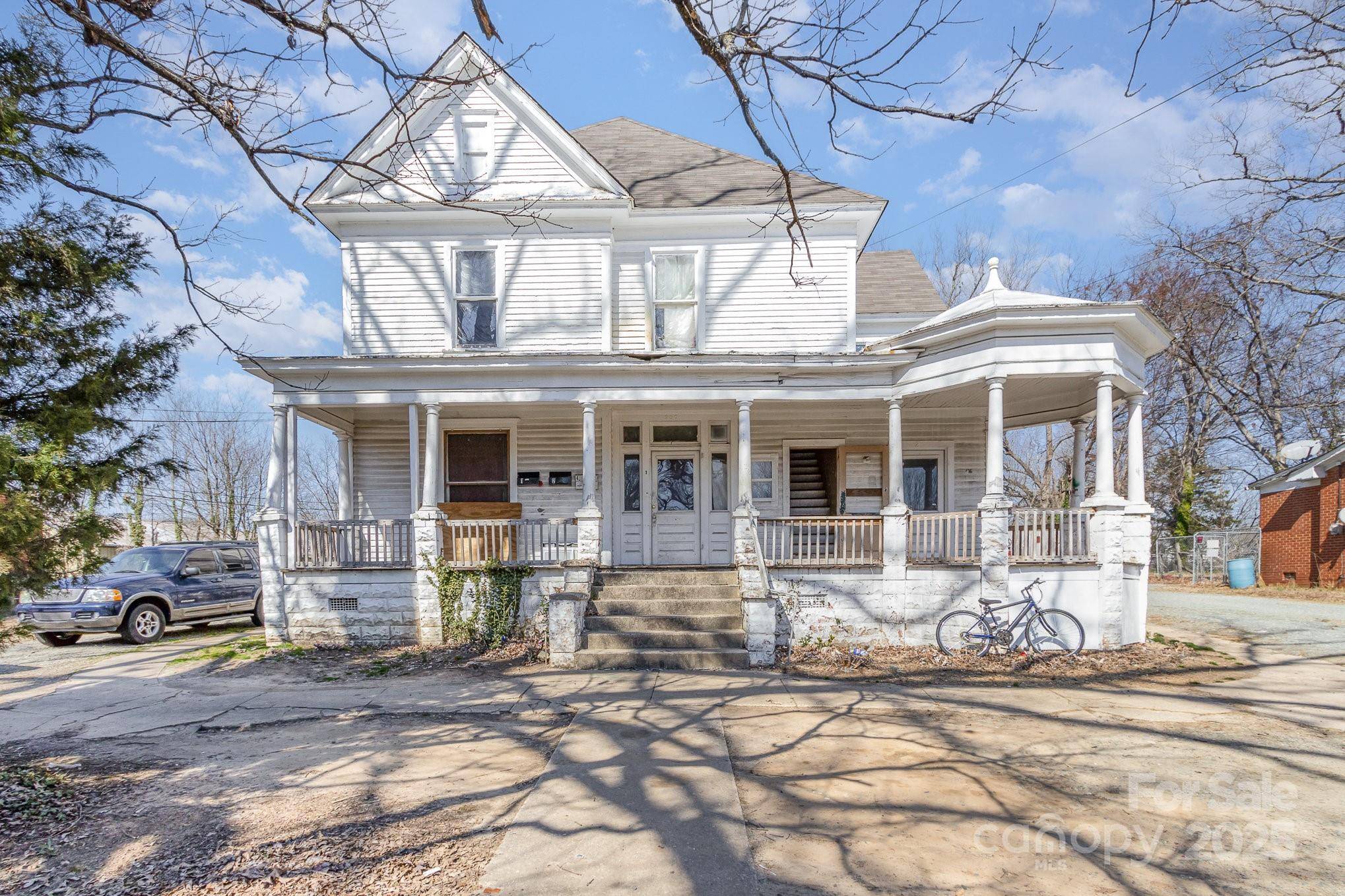 616 N Mebane ST, Burlington, NC 27217