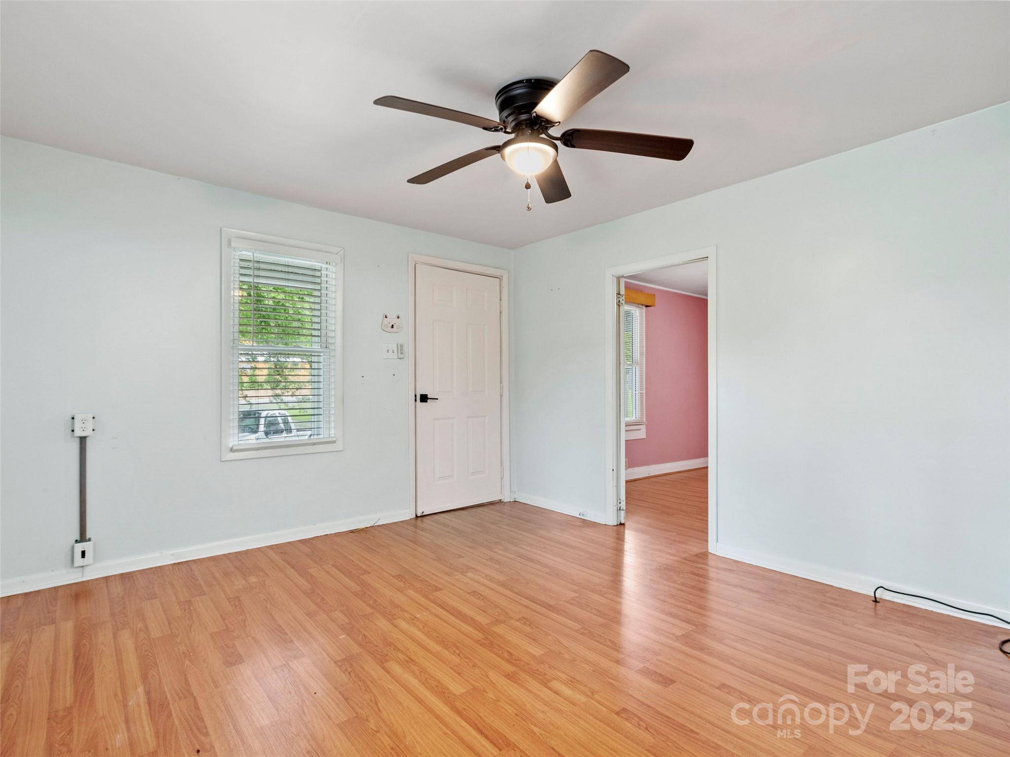 944 Georges Fork RD, Burnsville, NC 28714