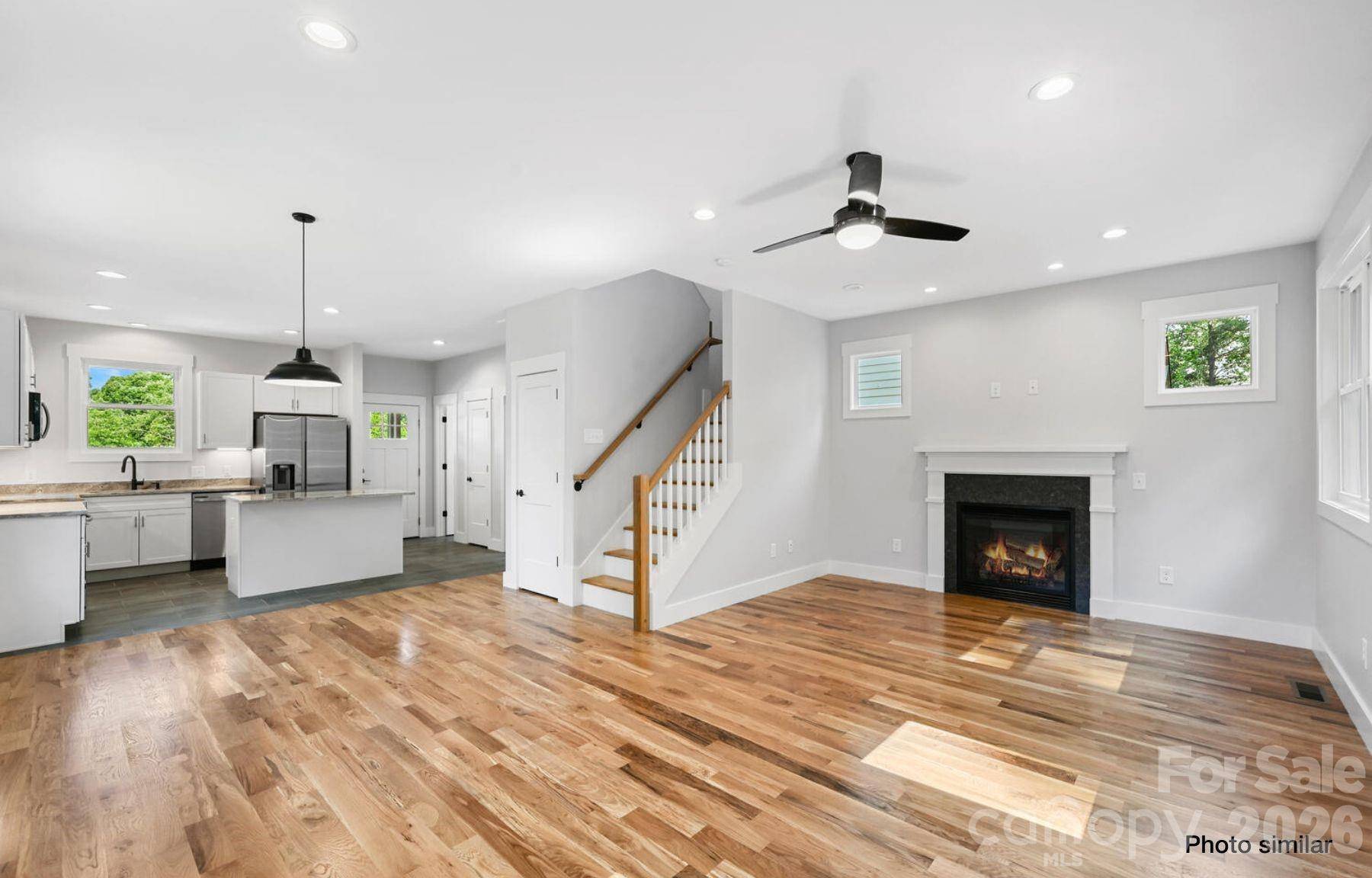 33 Loblolly LN, Asheville, NC 28803