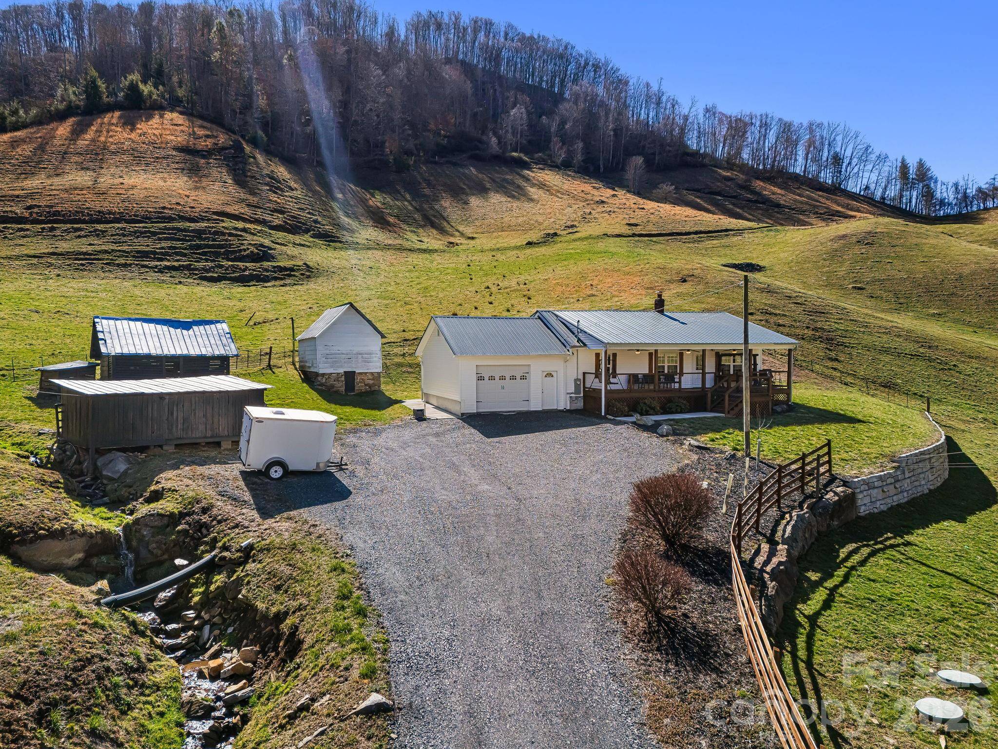 867 Indian Creek RD, Burnsville, NC 28714