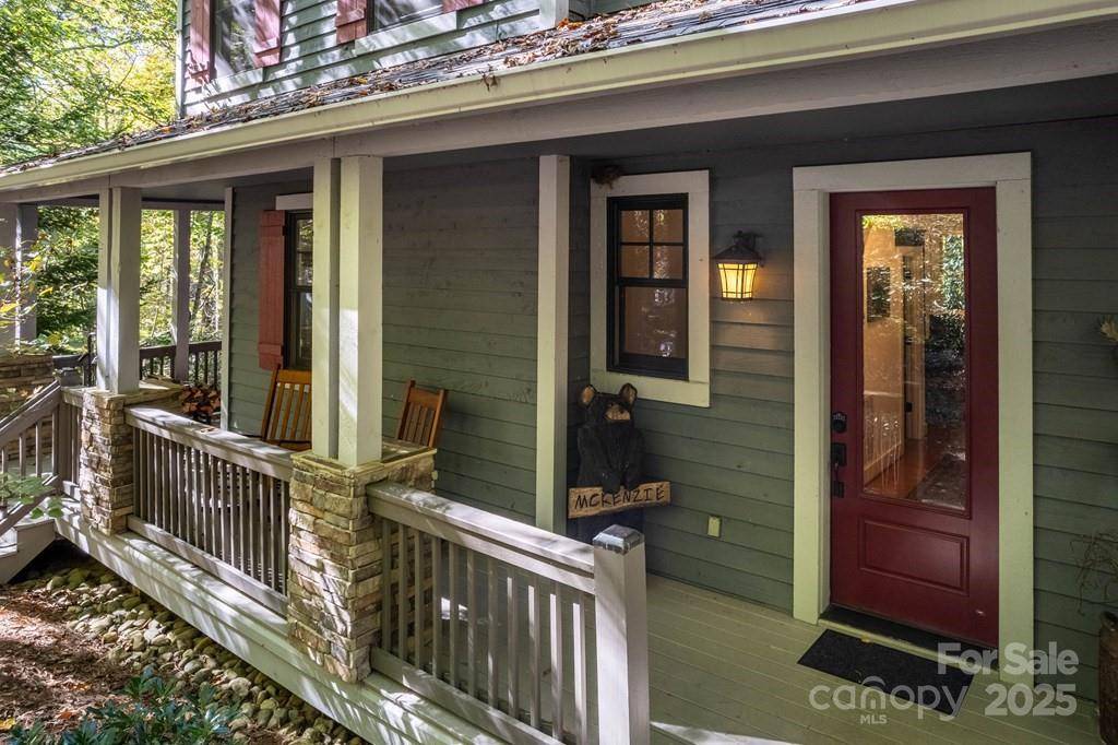 48 Allspice CT, Tuckasegee, NC 28783