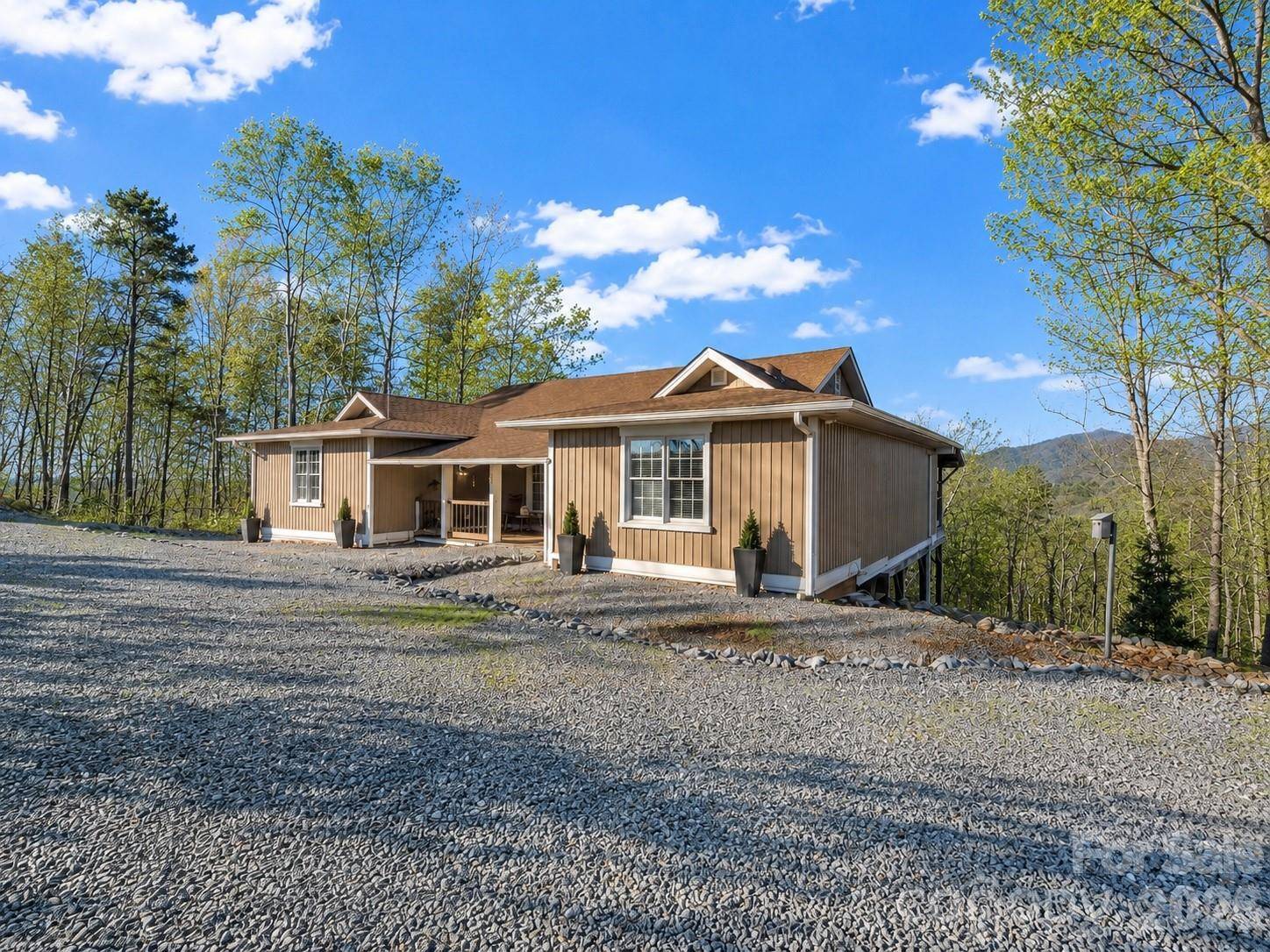 261 Boland DR, Lake Lure, NC 28746