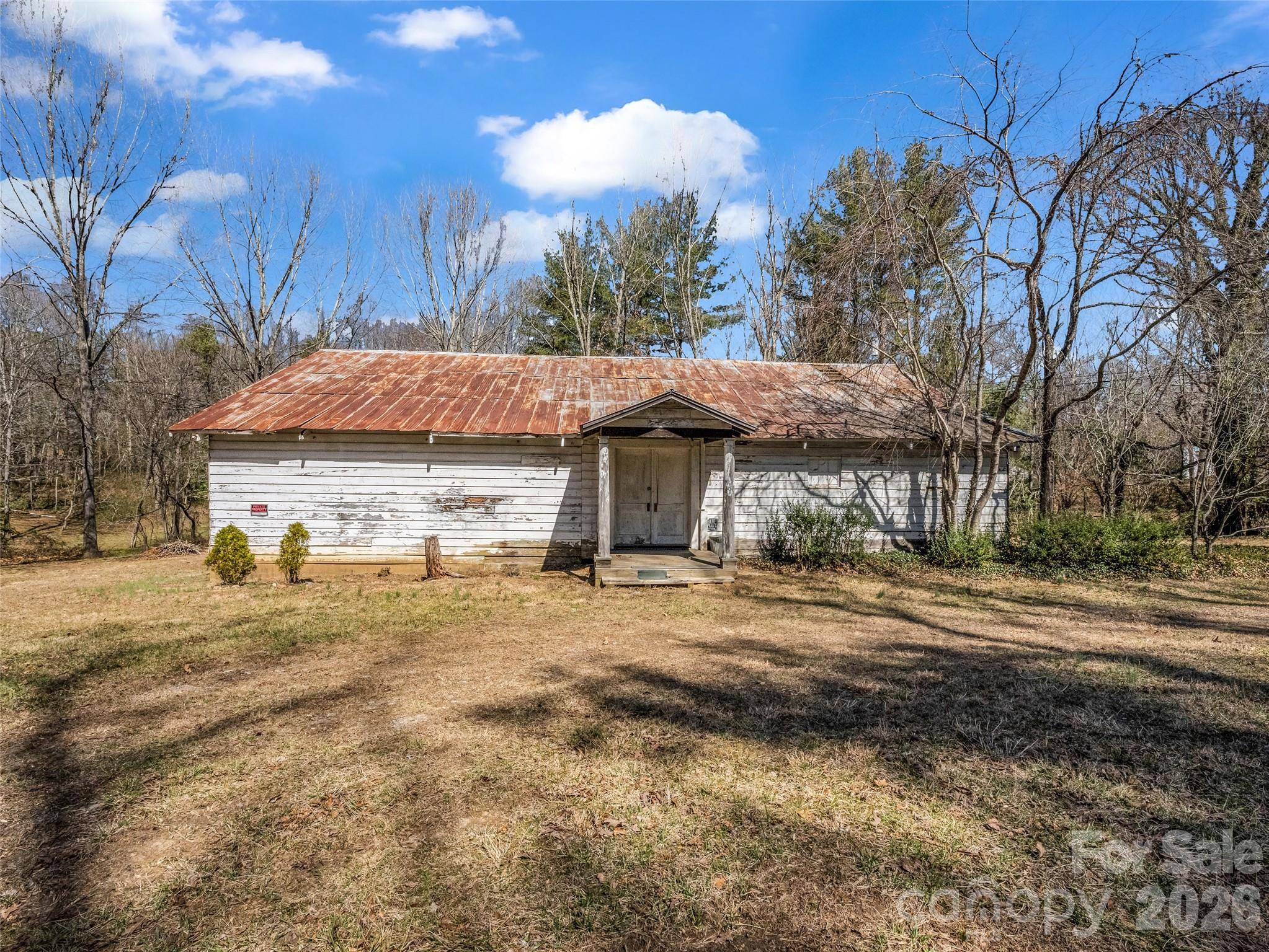 156 Warren Wilson RD, Swannanoa, NC 28778