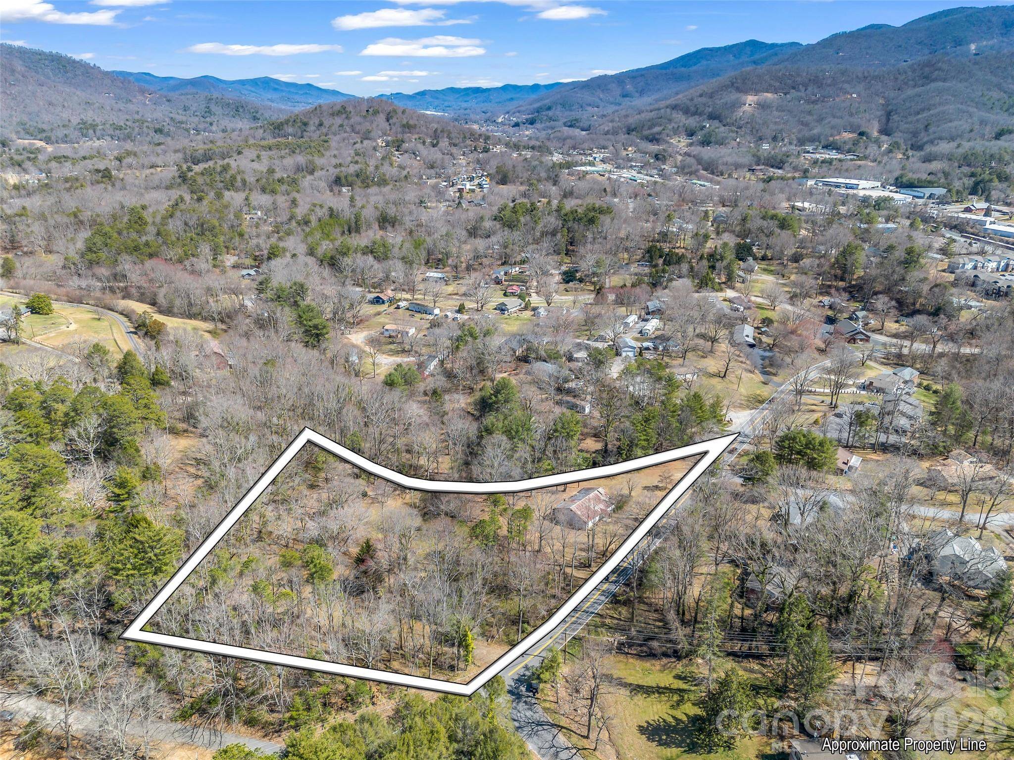 156 Warren Wilson RD, Swannanoa, NC 28778