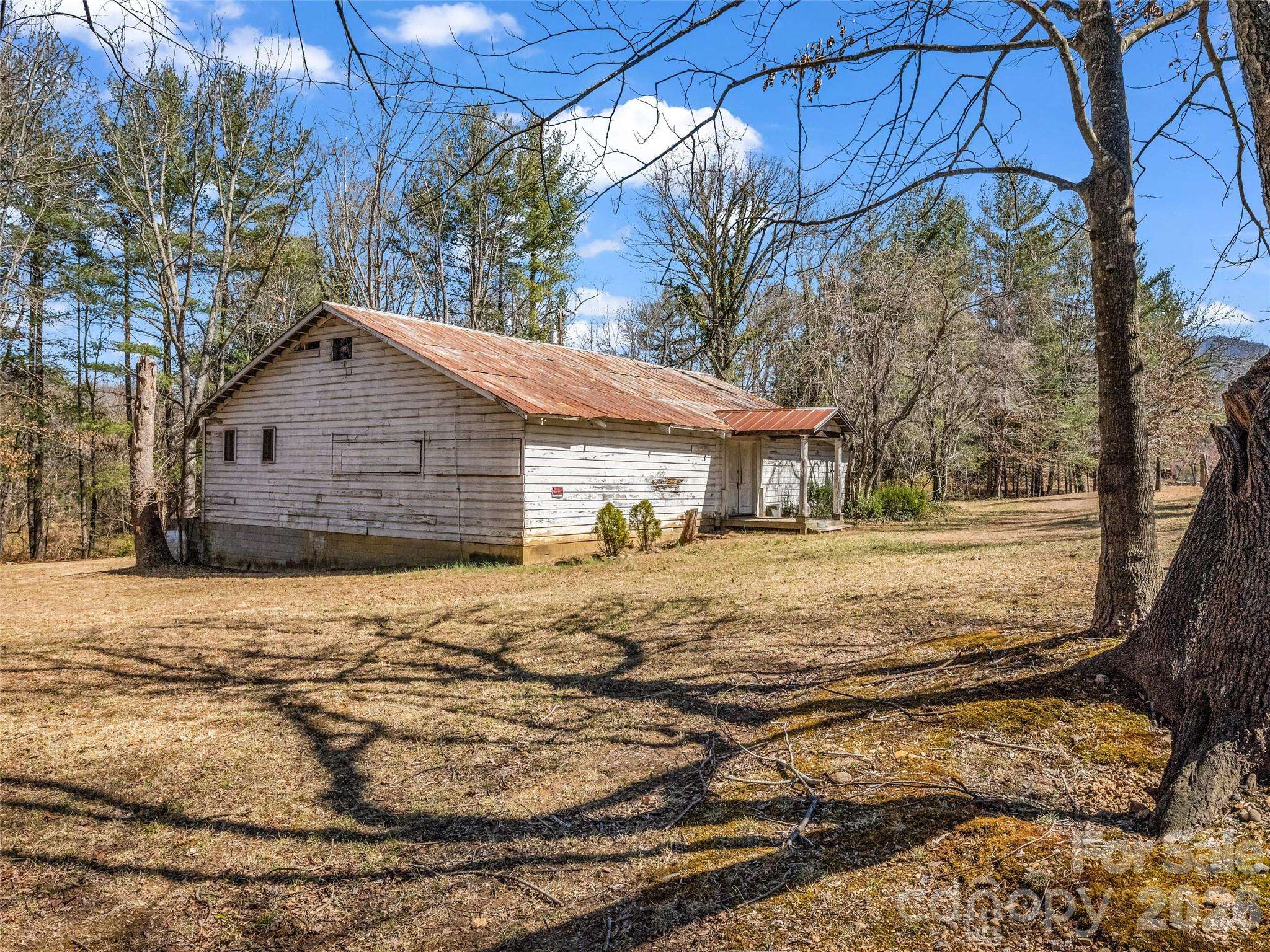 156 Warren Wilson RD, Swannanoa, NC 28778