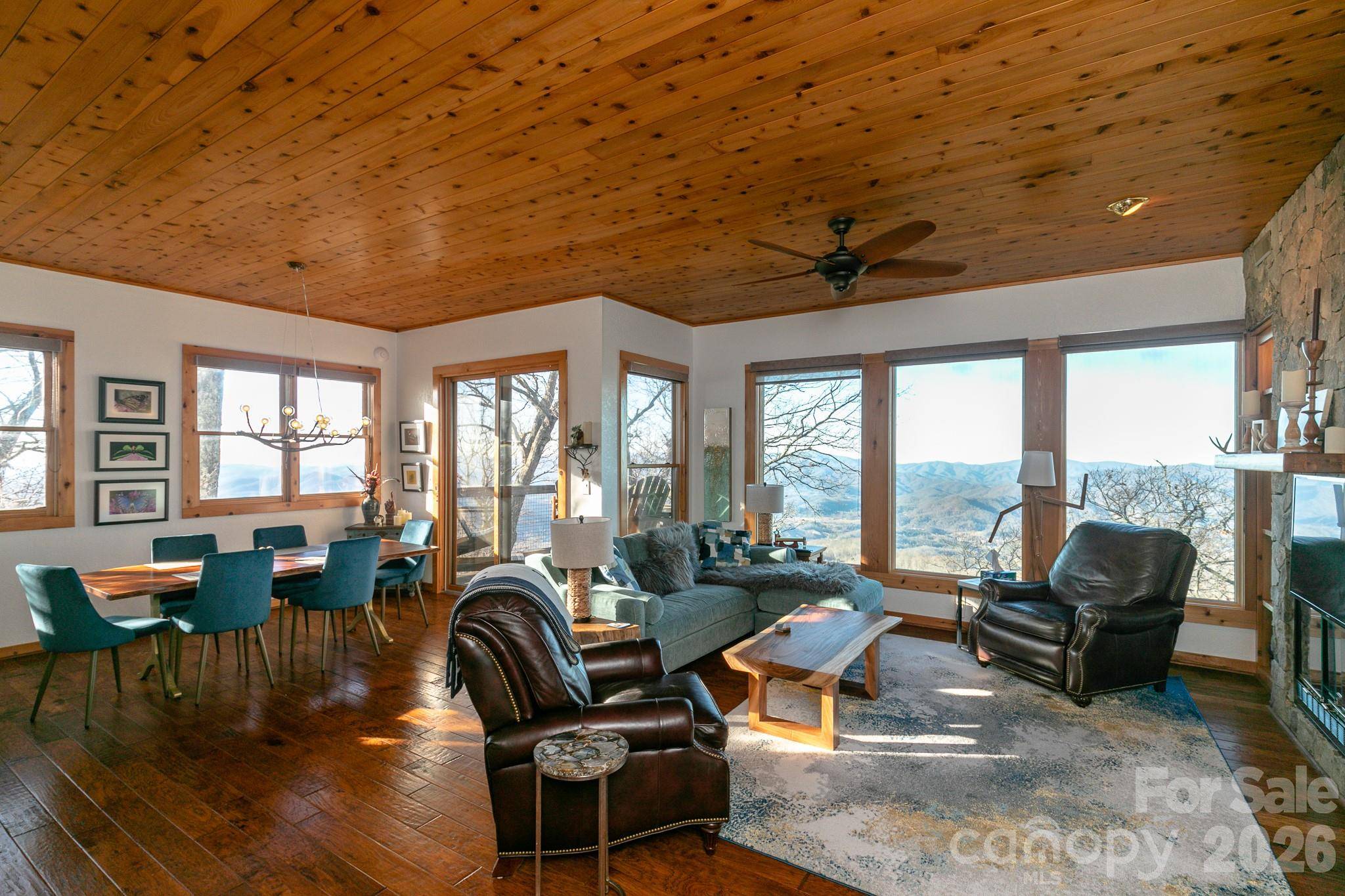 30 Club Villa CT #B/3, Burnsville, NC 28714