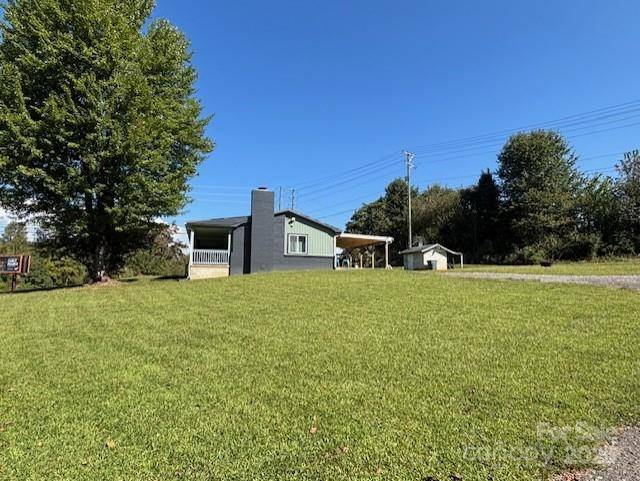 43 Flaming Arrow DR, Whittier, NC 28789