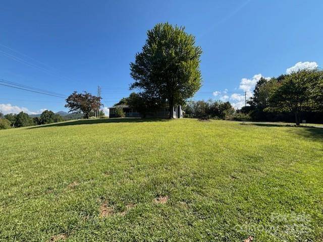 43 Flaming Arrow DR, Whittier, NC 28789