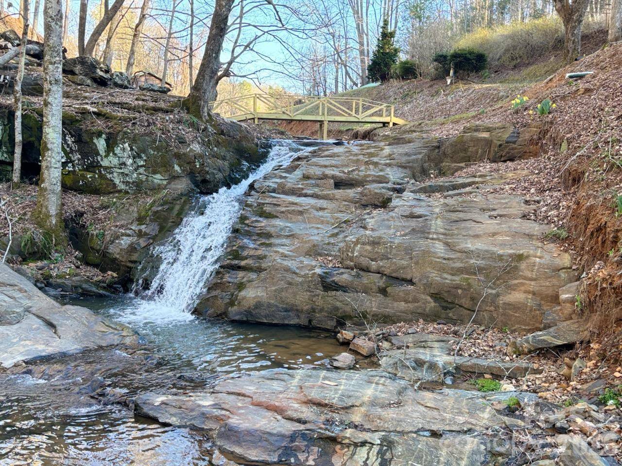 324 Marble Mine RD, Bakersville, NC 28705