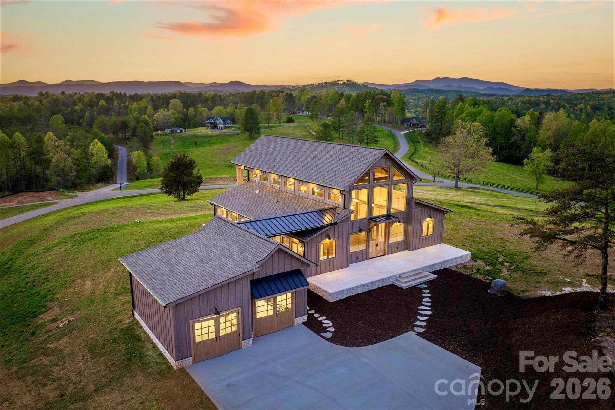 2013 Hitching Post TRL, Lenoir, NC 28645