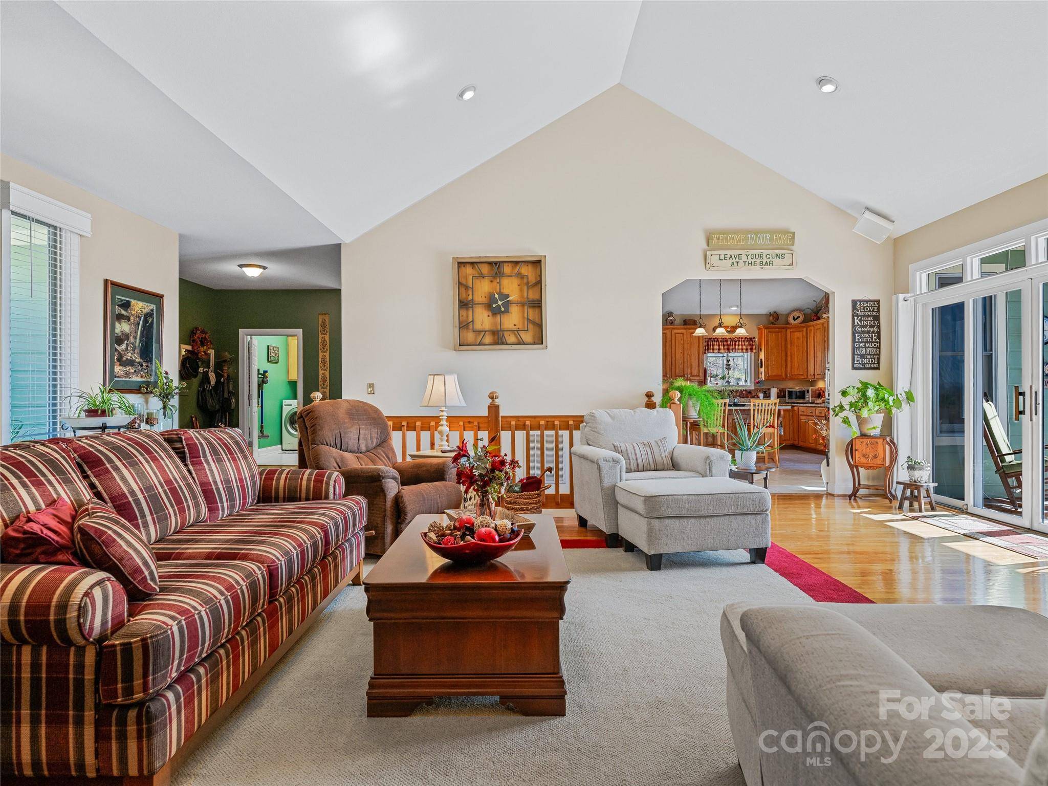 288 Hawks Point DR, Zirconia, NC 28790