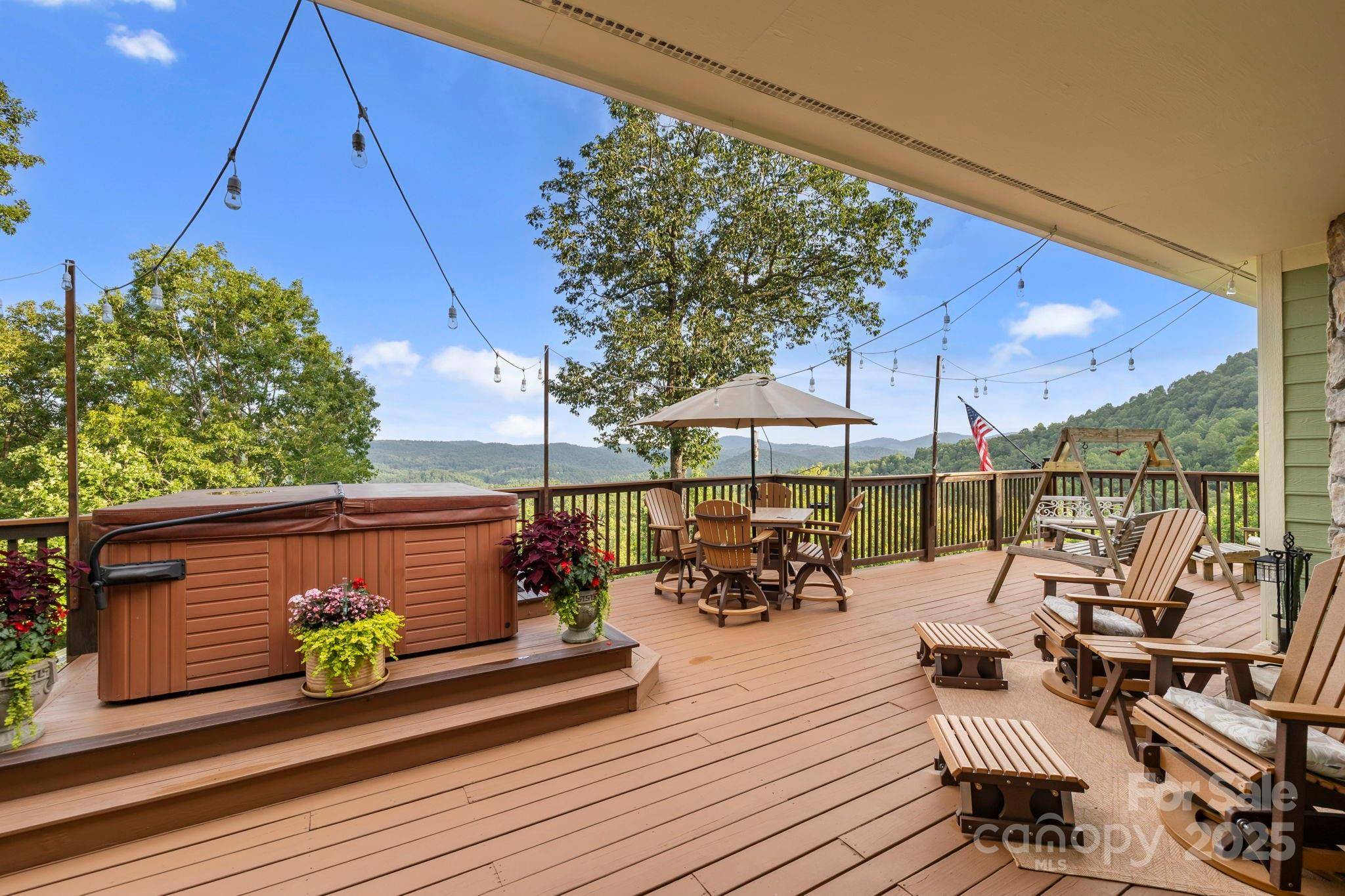 288 Hawks Point DR, Zirconia, NC 28790
