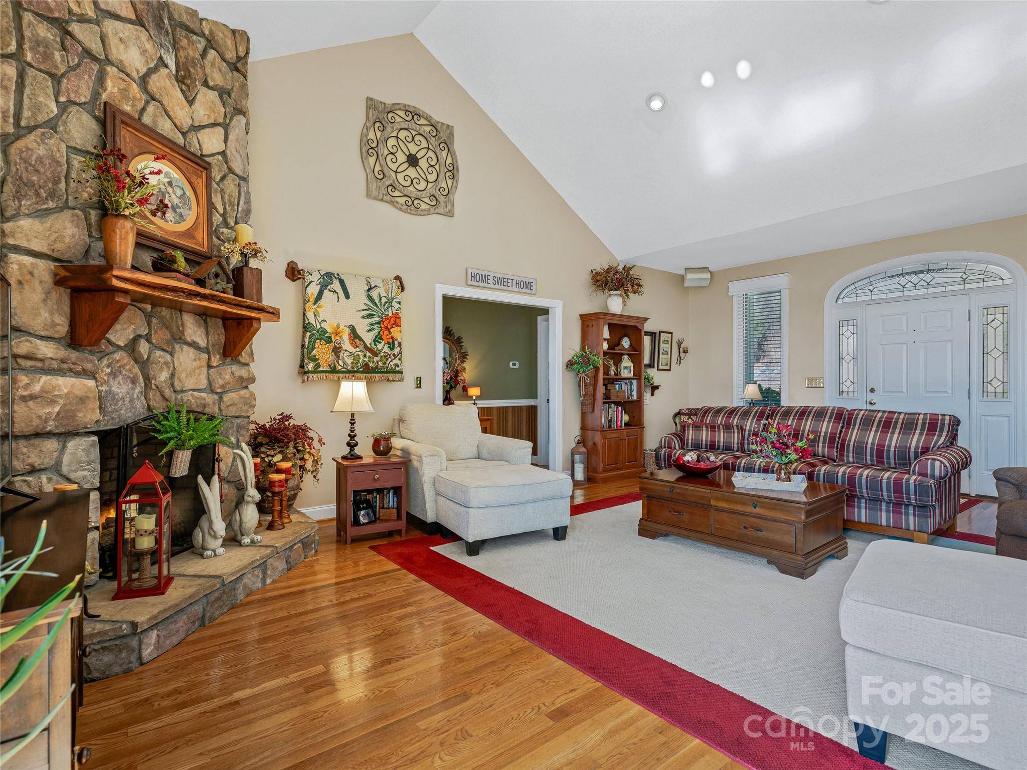 288 Hawks Point DR, Zirconia, NC 28790