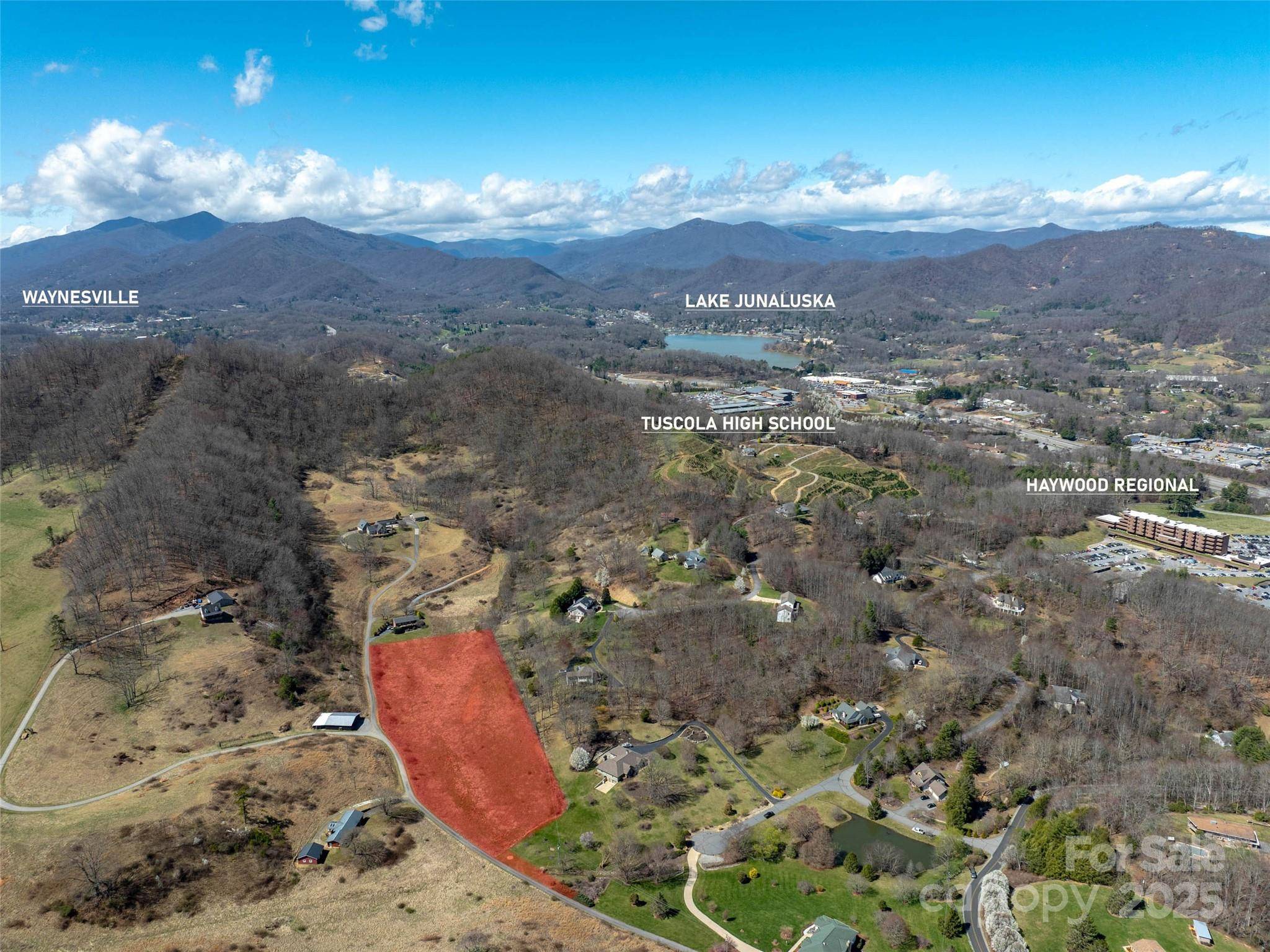 99999 Belmont DR, Clyde, NC 28721