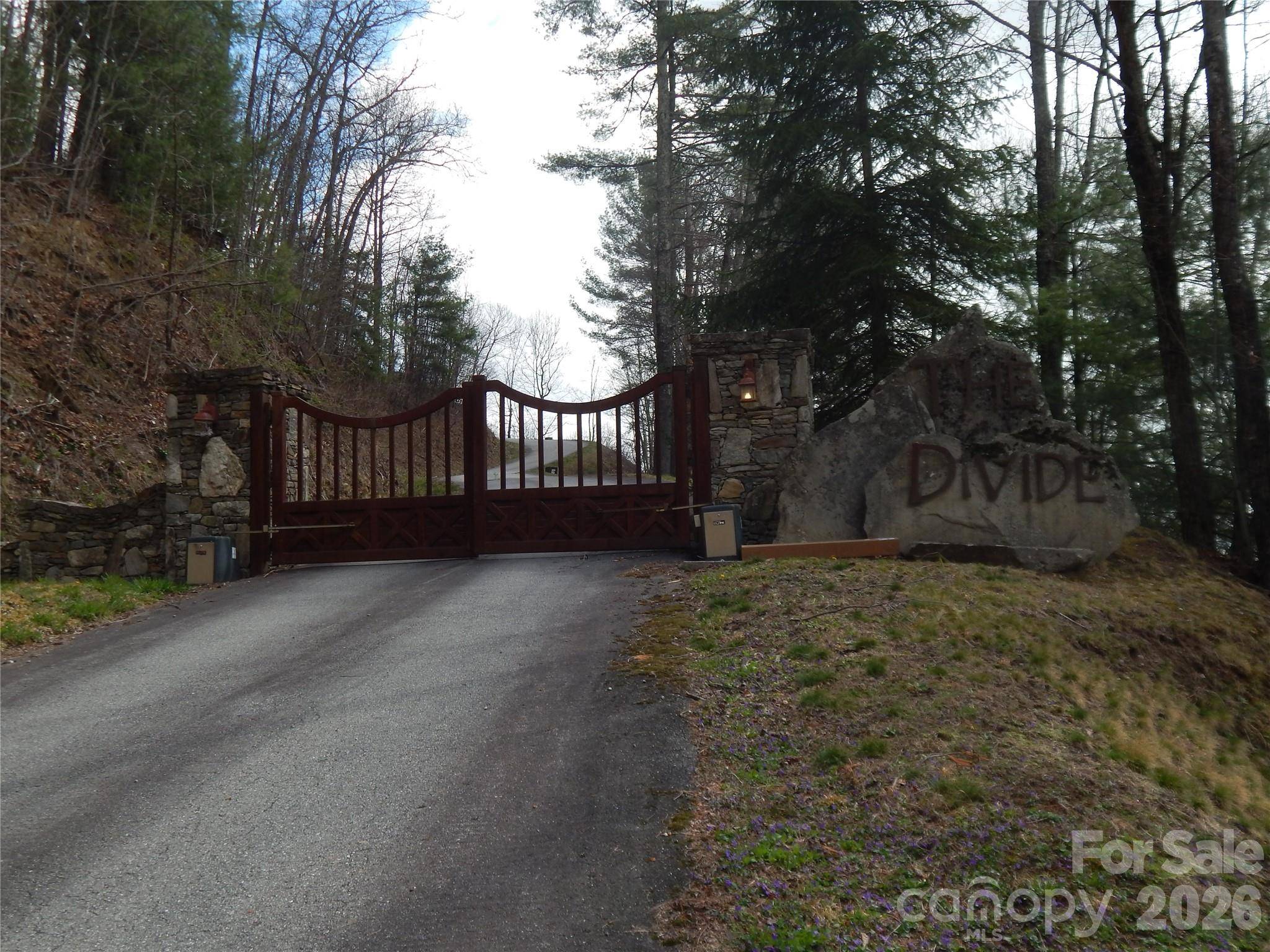 5 Sigogglin TRL, Waynesville, NC 28785