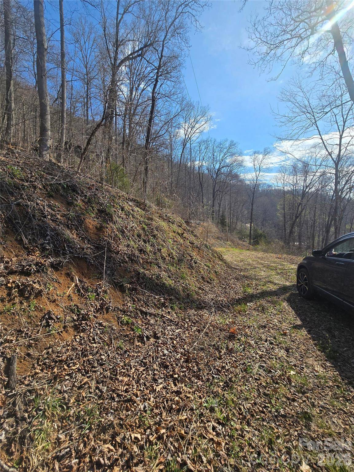 32 Black Mountain RD, Cullowhee, NC 28723