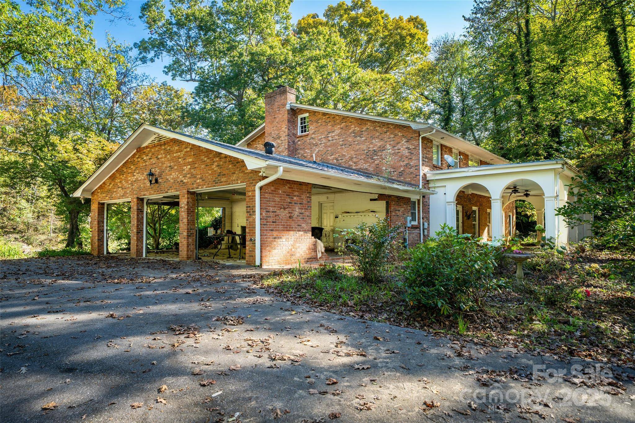 21 Riverbend RD, Canton, NC 28716