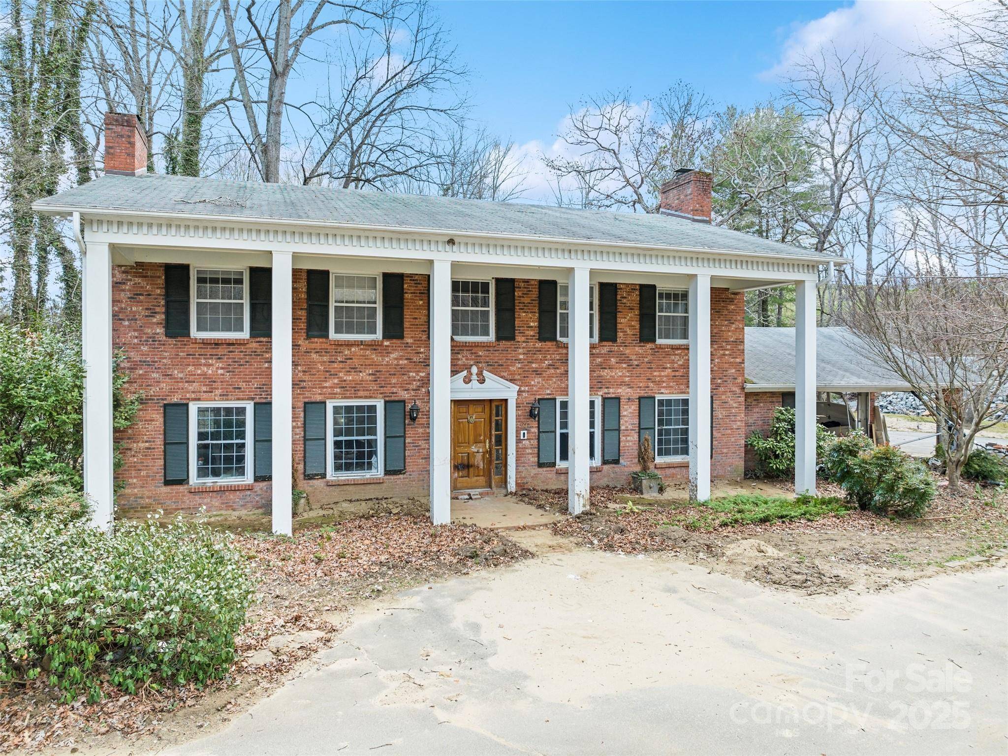 21 Riverbend RD, Canton, NC 28716