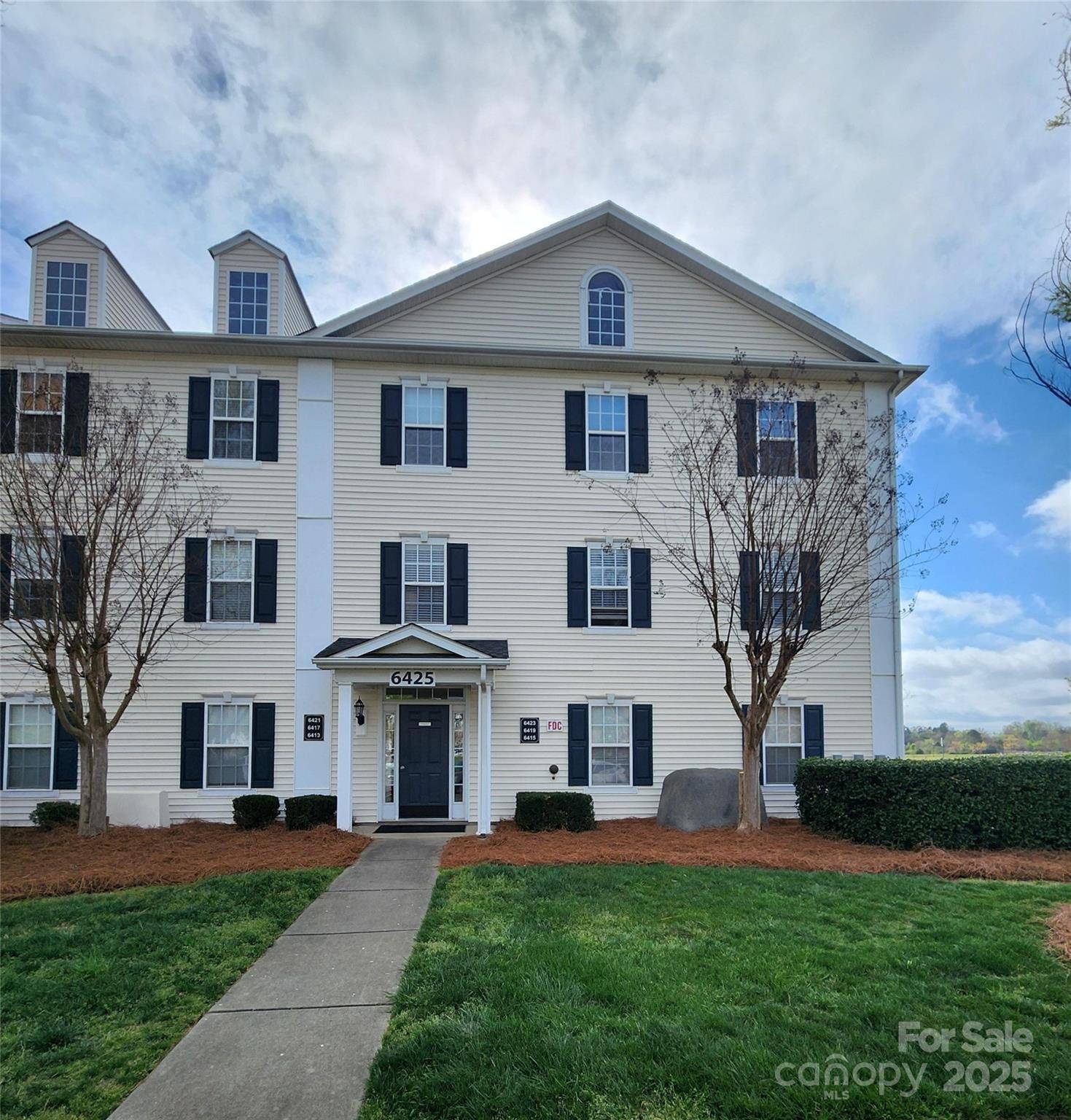 6423 Town Hall PL, Harrisburg, NC 28075
