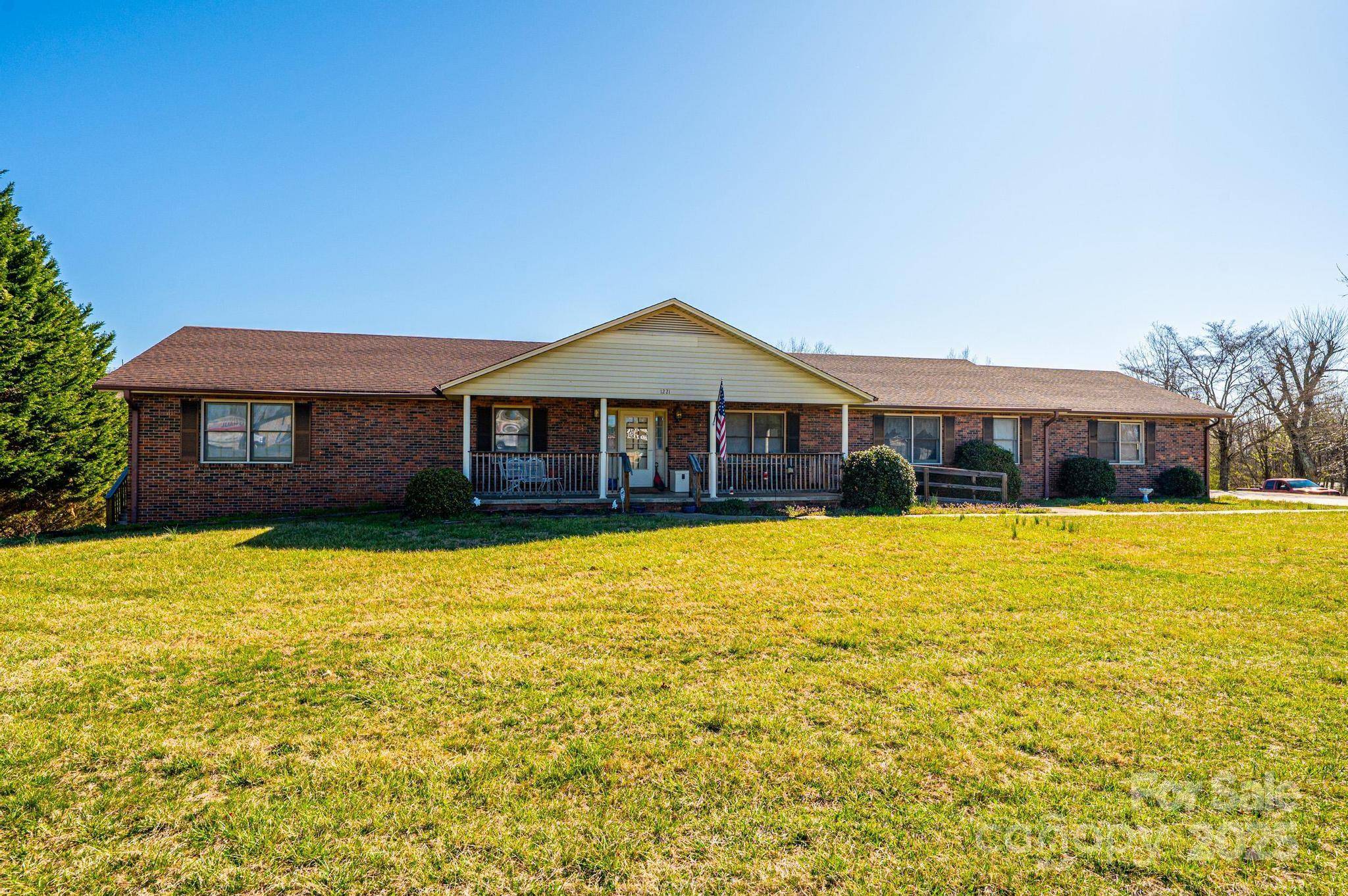 1221 Connelly Springs RD, Lenoir, NC 28645
