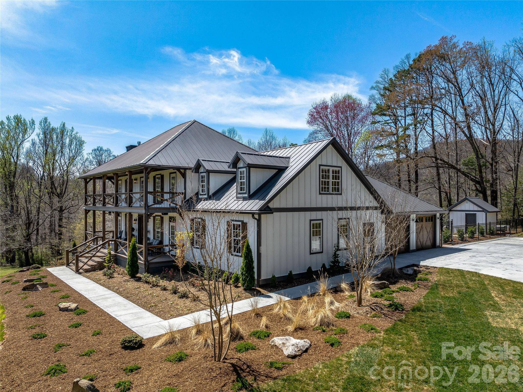 59 W Bradford Hill RD, Mills River, NC 28759