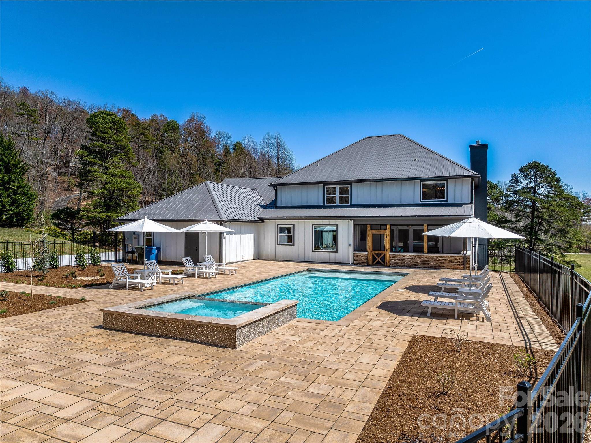 59 W Bradford Hill RD, Mills River, NC 28759