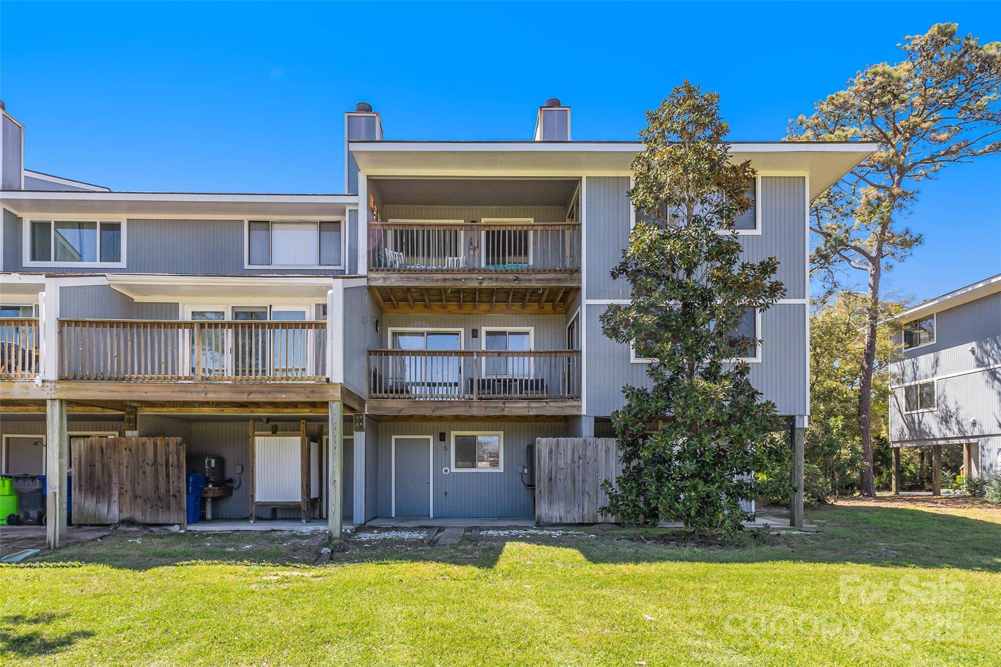 38 Bunker CT, Caswell Beach, NC 28465