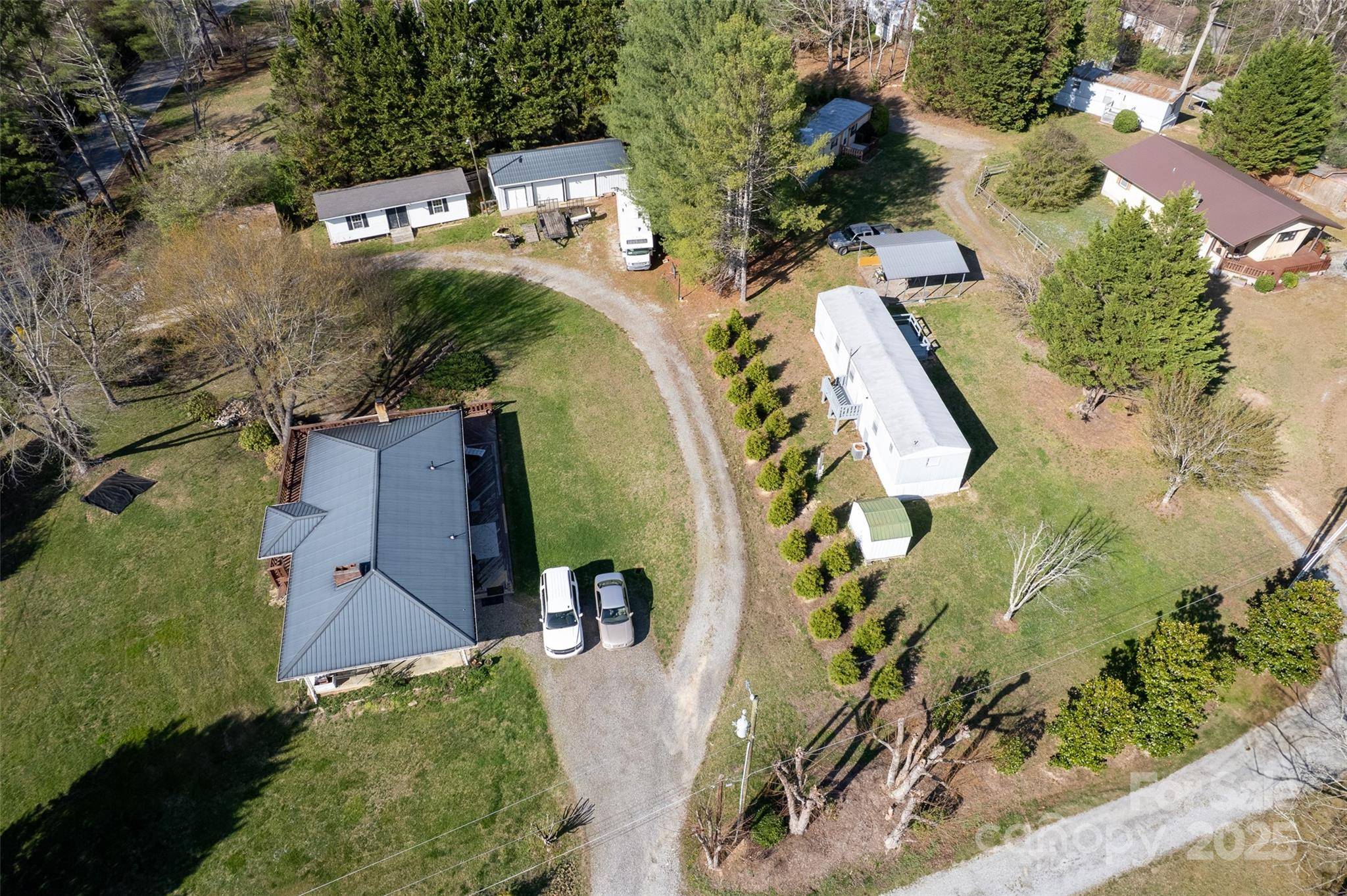 29 Delta DR, Hendersonville, NC 28792