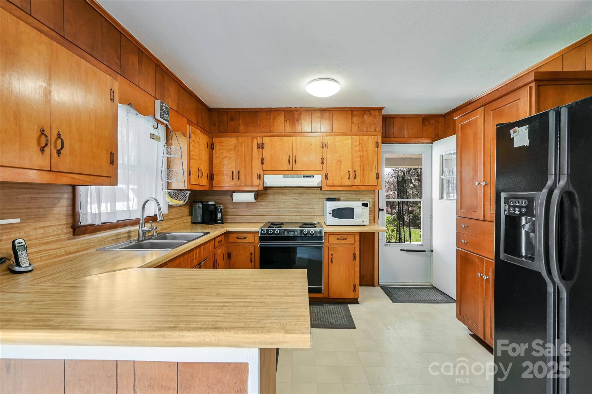 29 Delta DR, Hendersonville, NC 28792