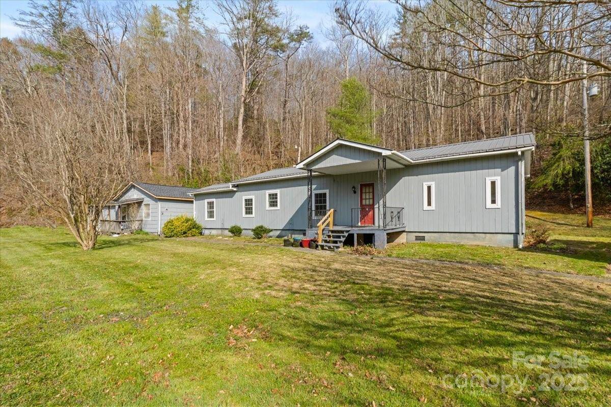 3722/3724 Walnut Creek RD, Marshall, NC 28753
