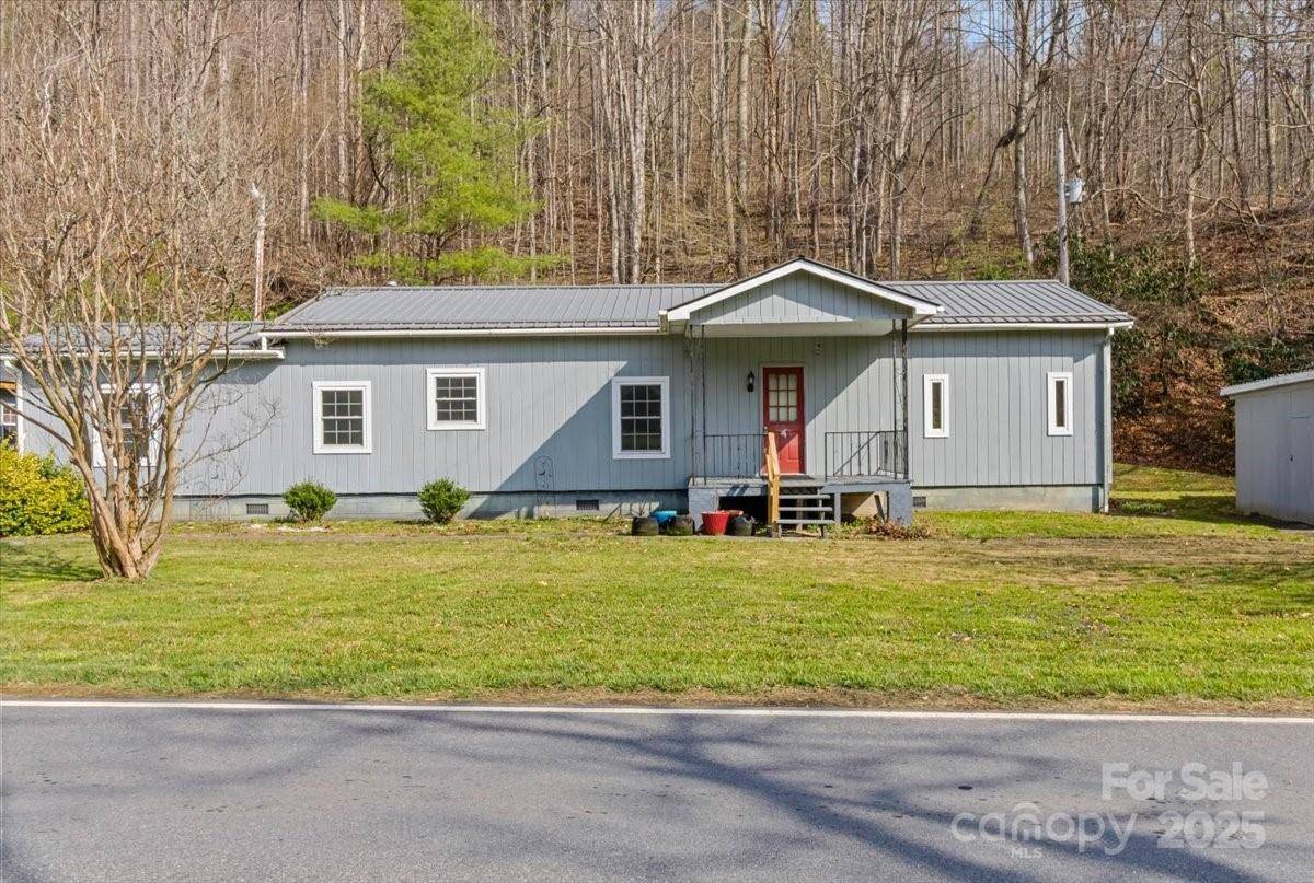 3722/3724 Walnut Creek RD, Marshall, NC 28753