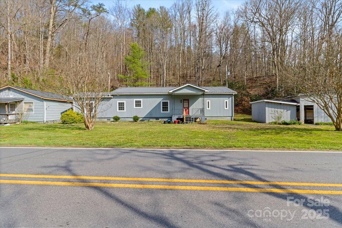 3722/3724 Walnut Creek RD, Marshall, NC 28753