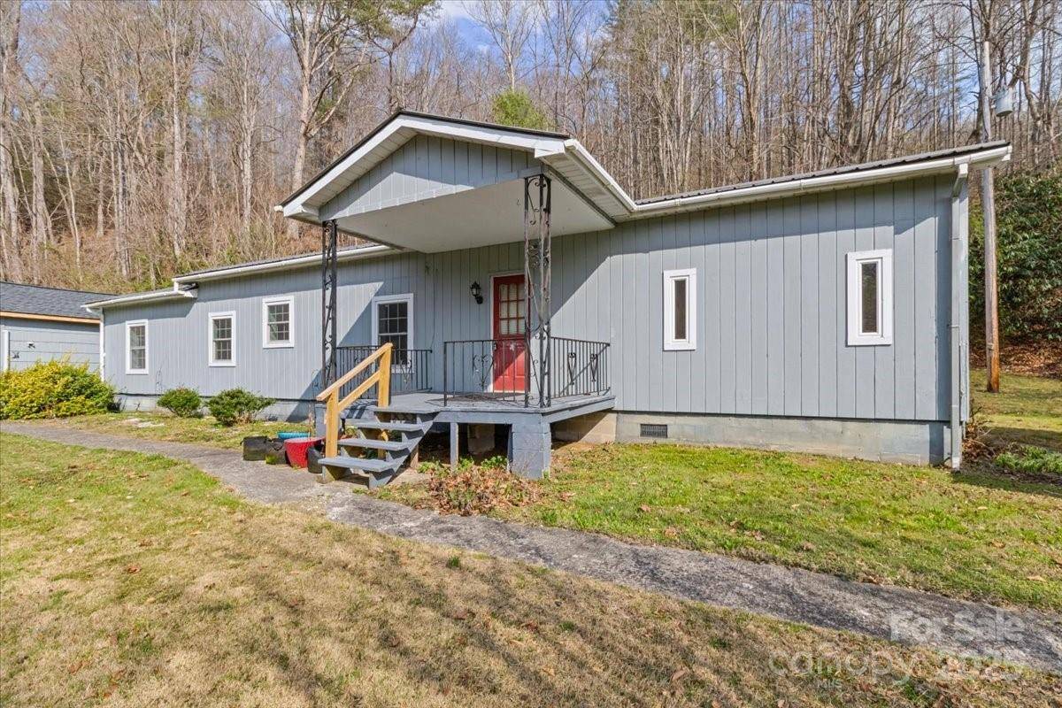 3722/3724 Walnut Creek RD, Marshall, NC 28753