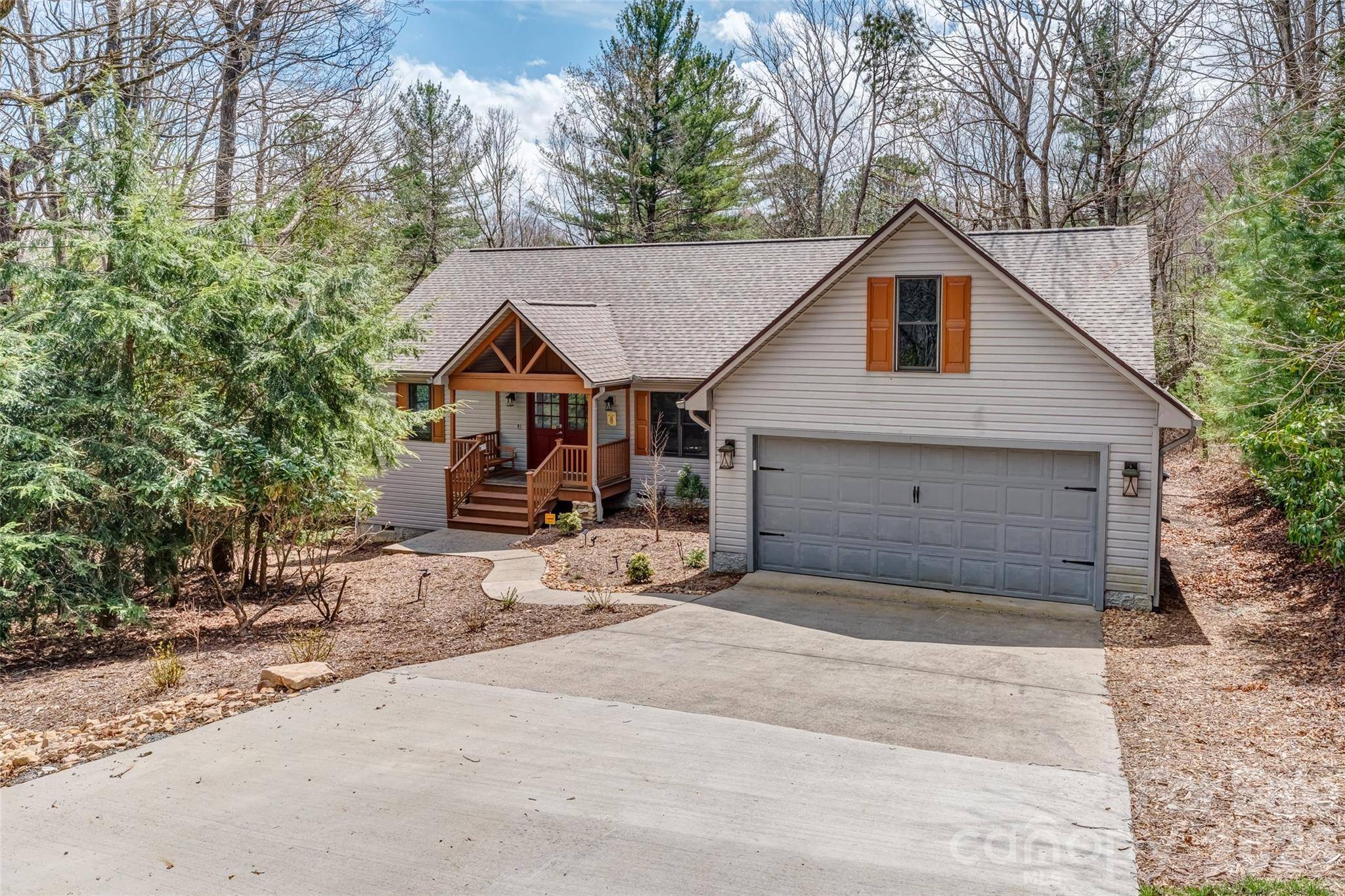 226 Ogana CT, Brevard, NC 28712
