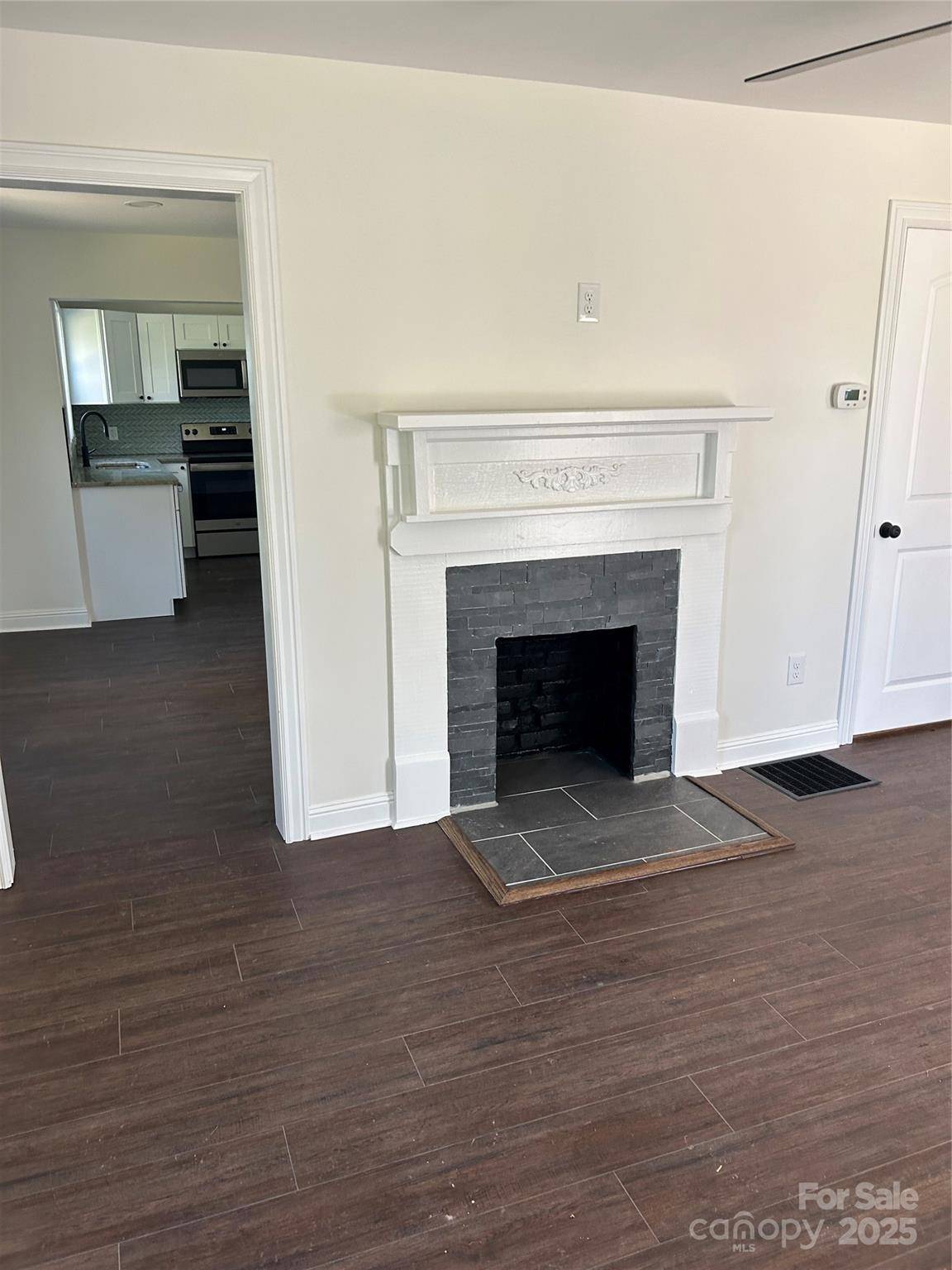 219 W Highland AVE, Elkin, NC 28621