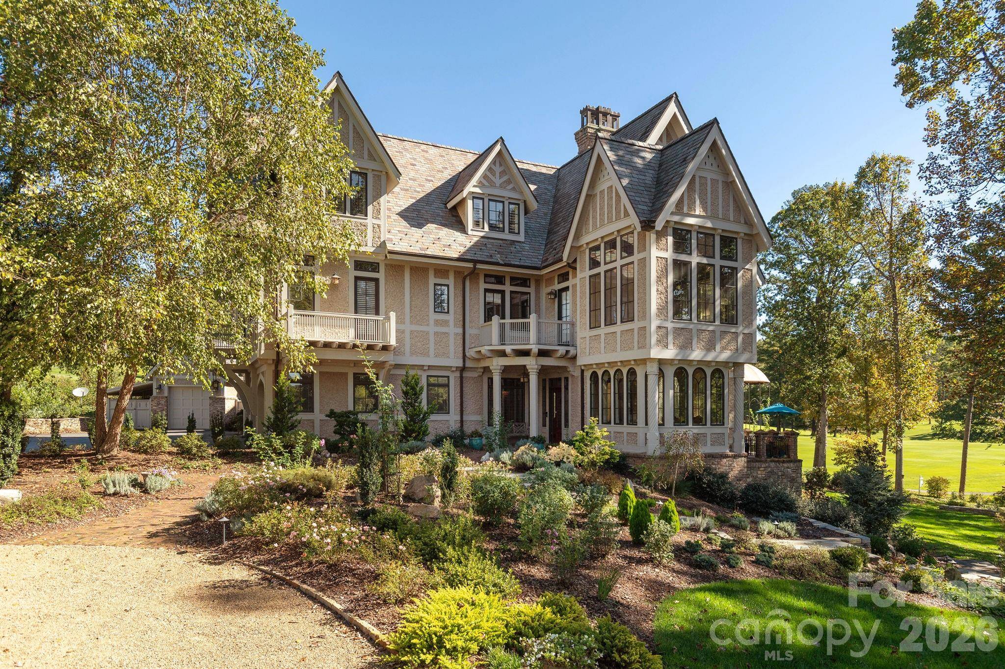 8 Fairway PL, Asheville, NC 28803