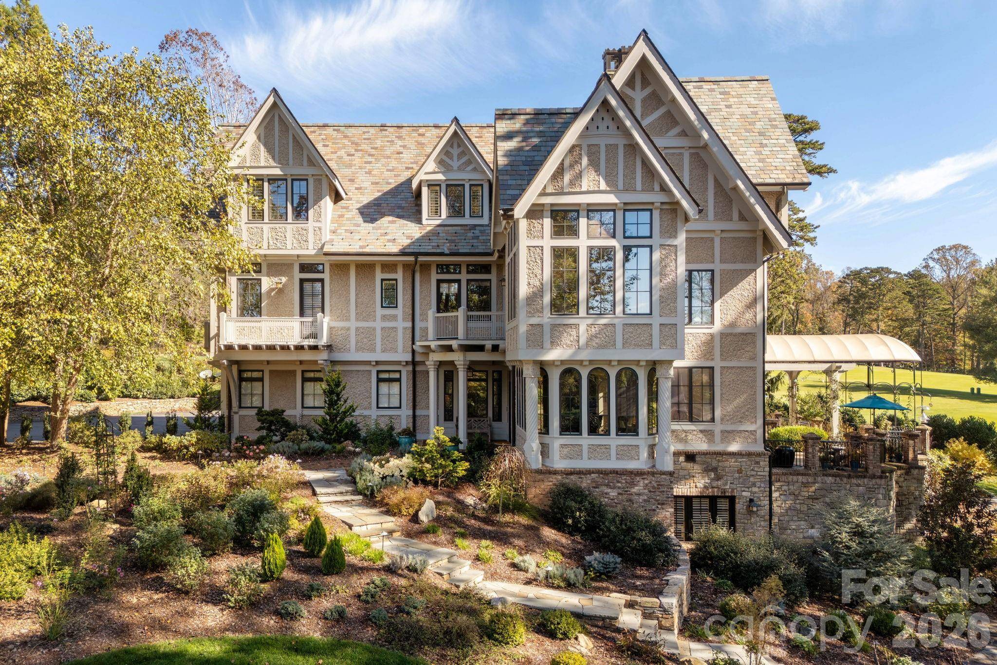 8 Fairway PL, Asheville, NC 28803