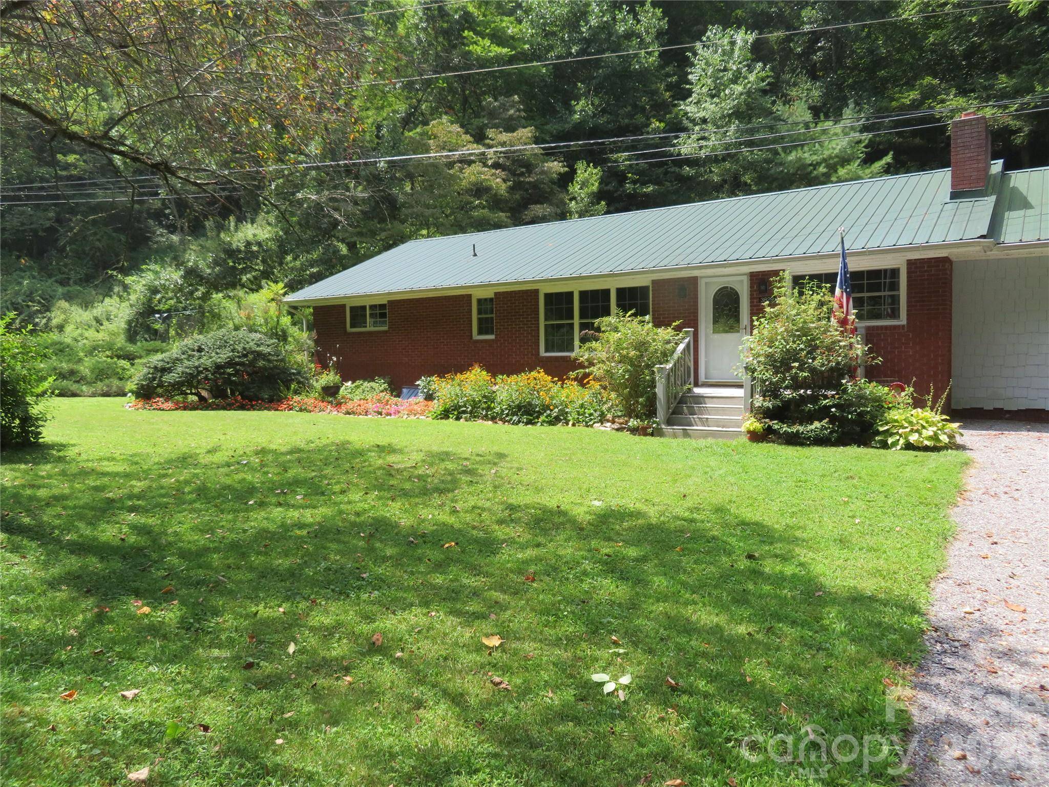 3829 Coxes Creek RD, Burnsville, NC 28714