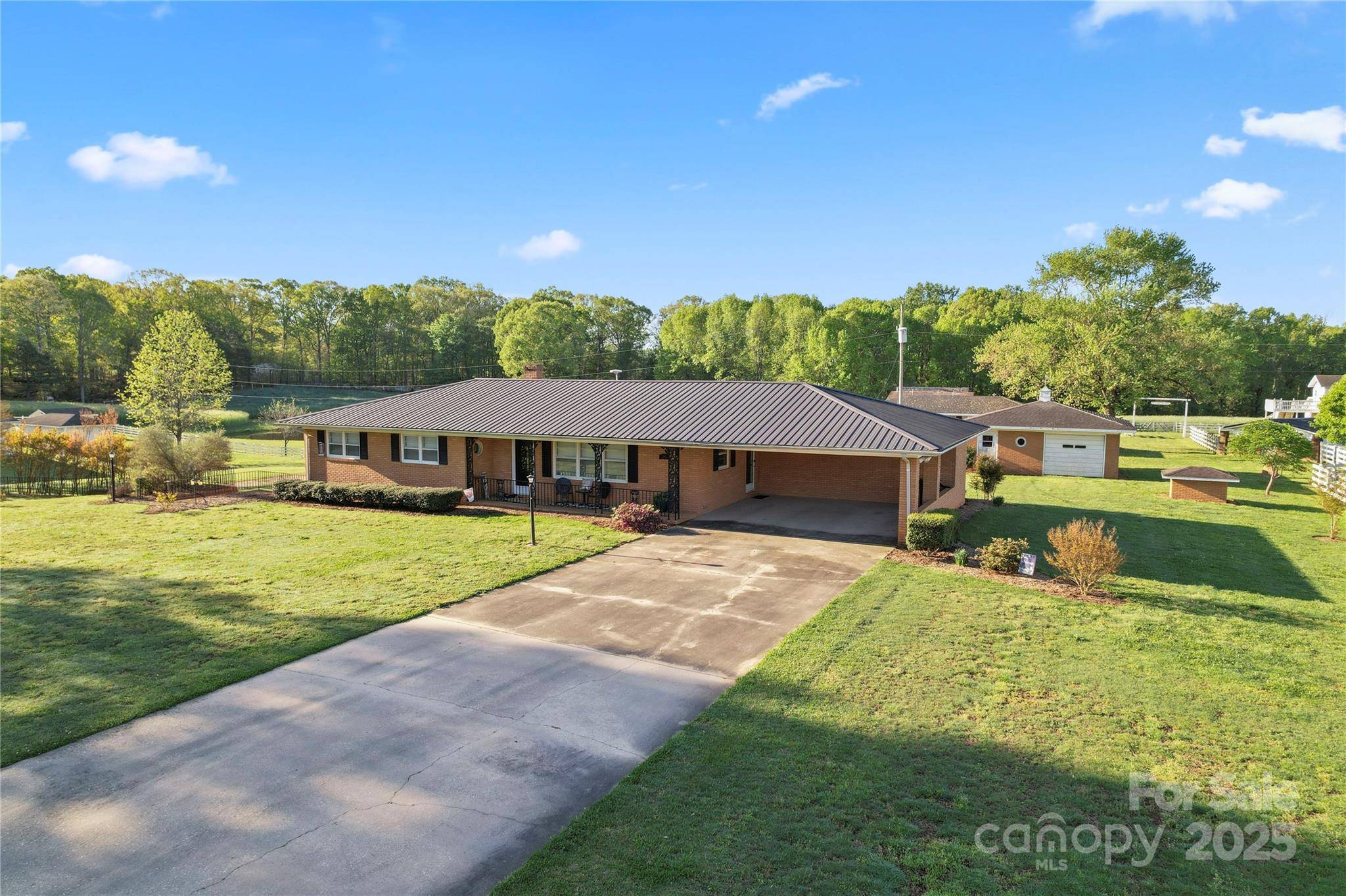 36984 B&C Carter RD, New London, NC 28127